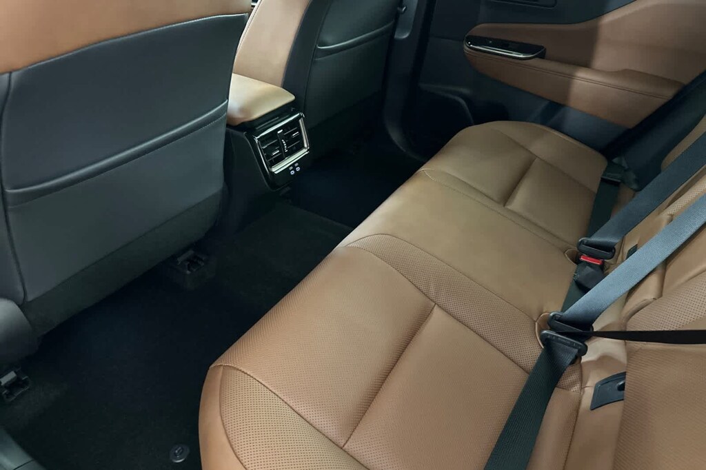 Used 2025 Toyota Crown Signia XLE SUV