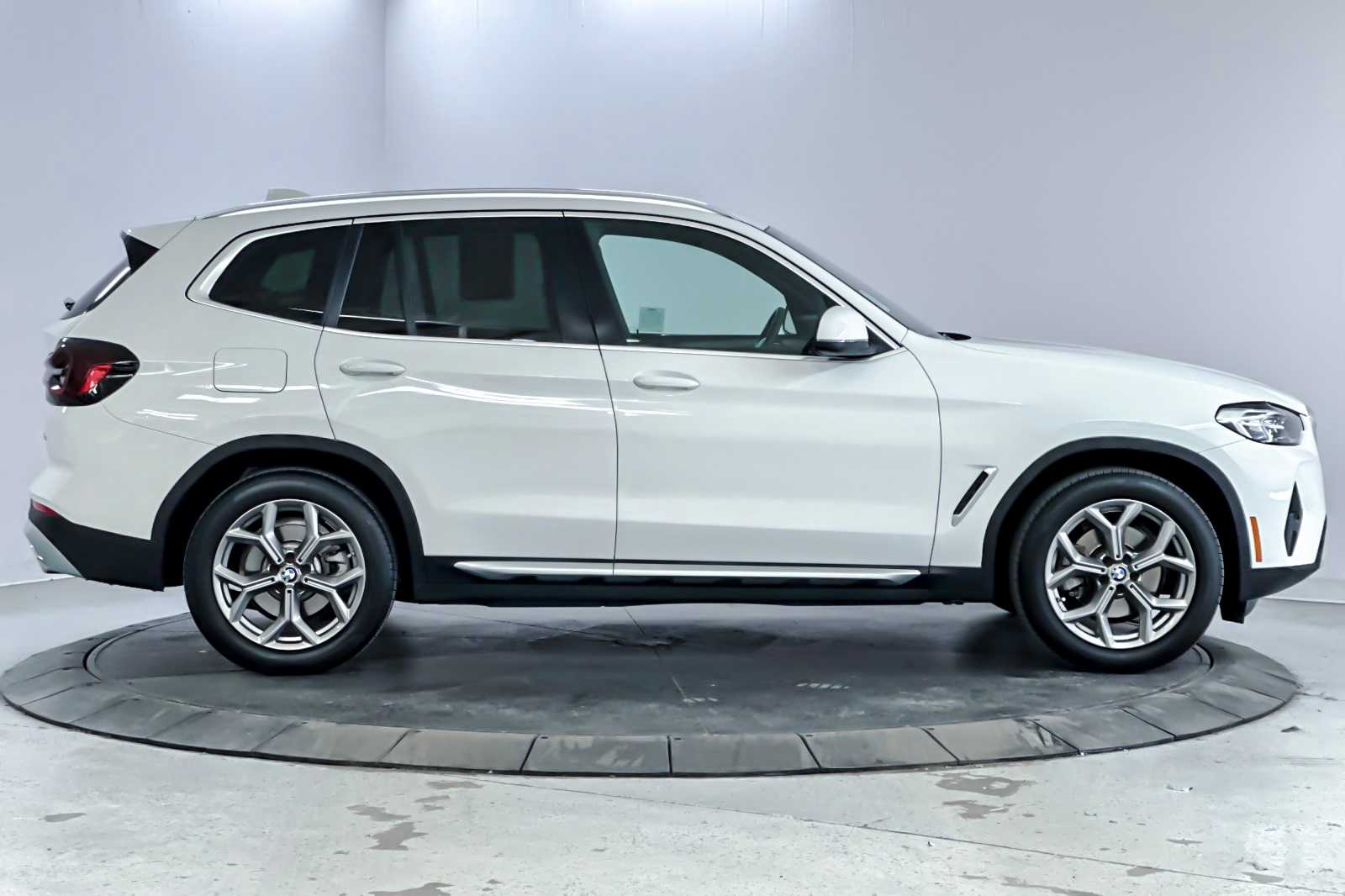 Thumbnail: 2023 BMW X3 - 8