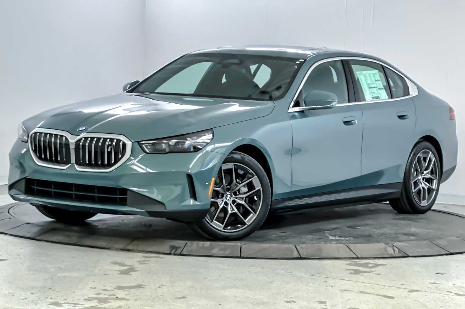 Thumbnail: 2026 BMW i5 - 1