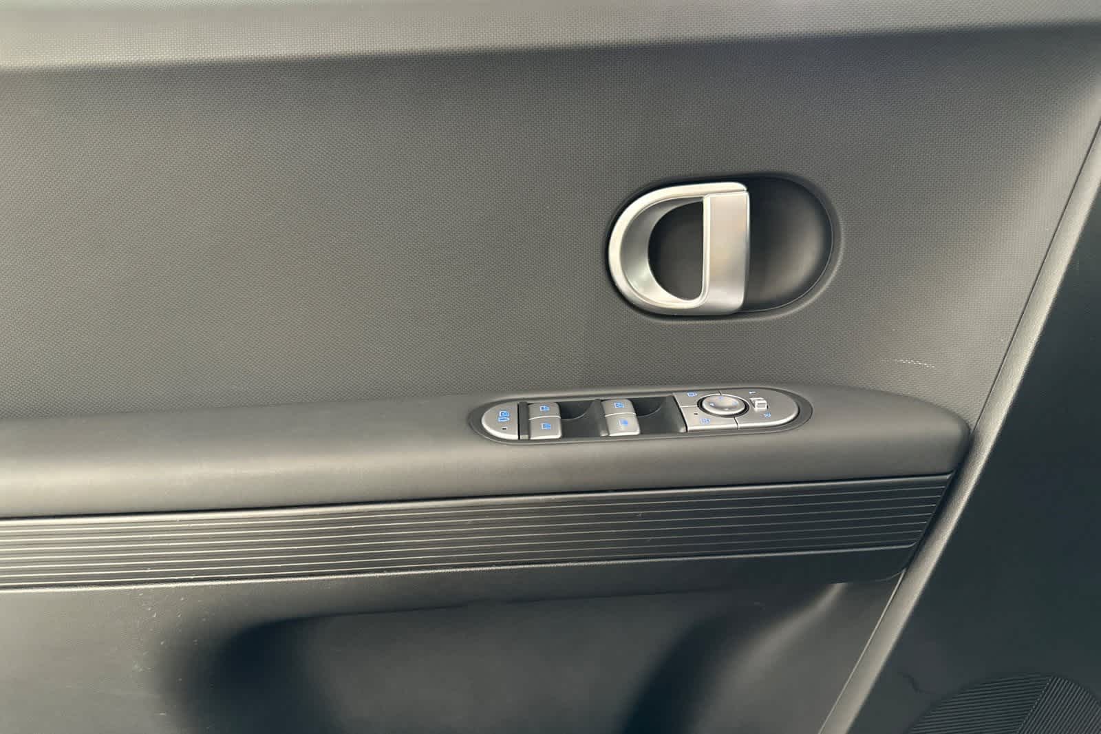 Thumbnail: 2024 Hyundai Ioniq 5 - 12