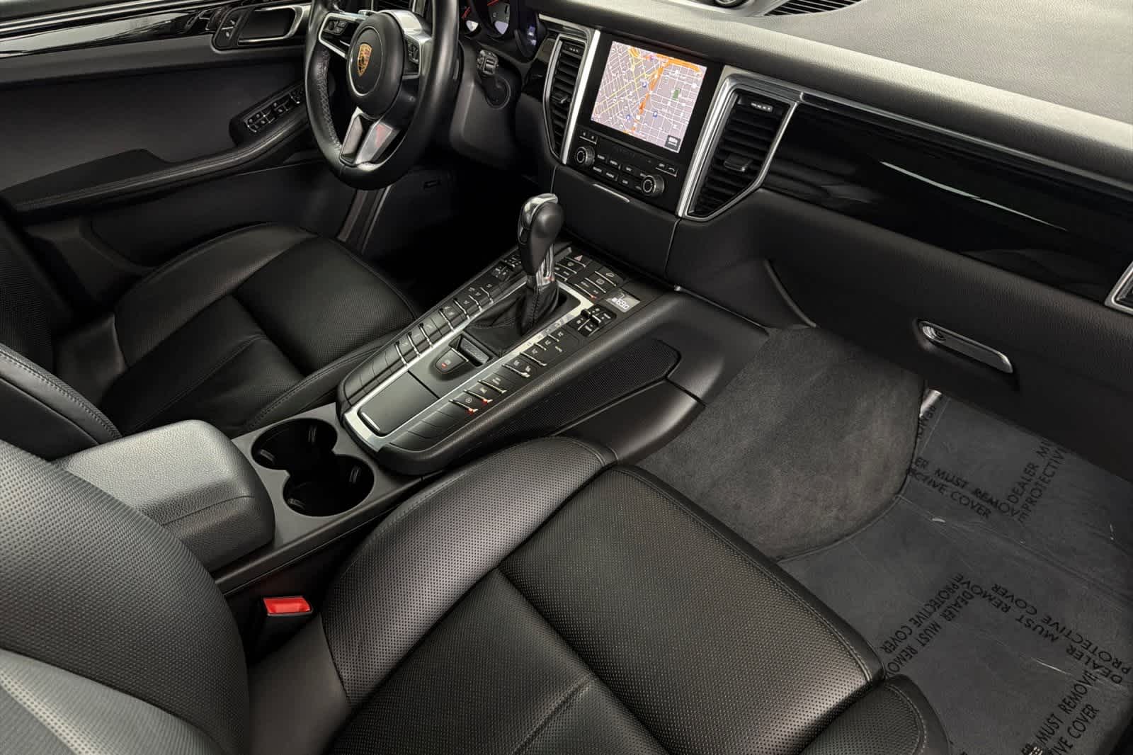 Thumbnail: 2017 Porsche Macan - 16