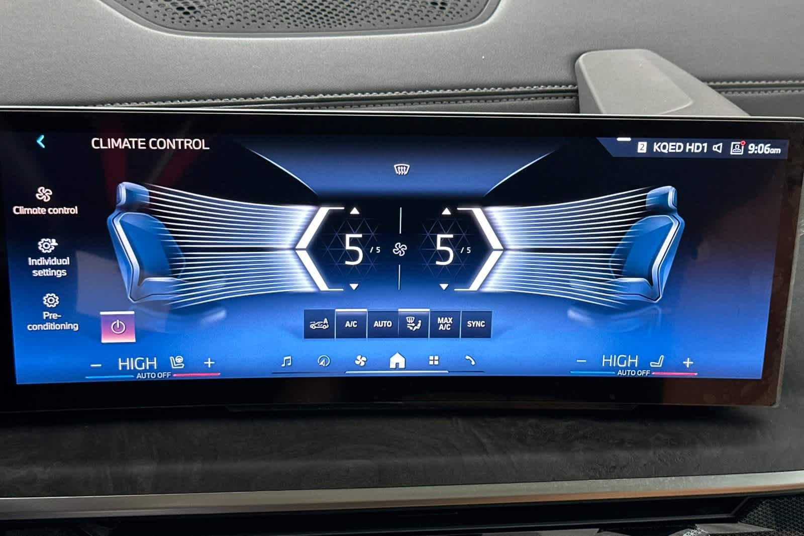 Thumbnail: 2026 BMW X7 - 21