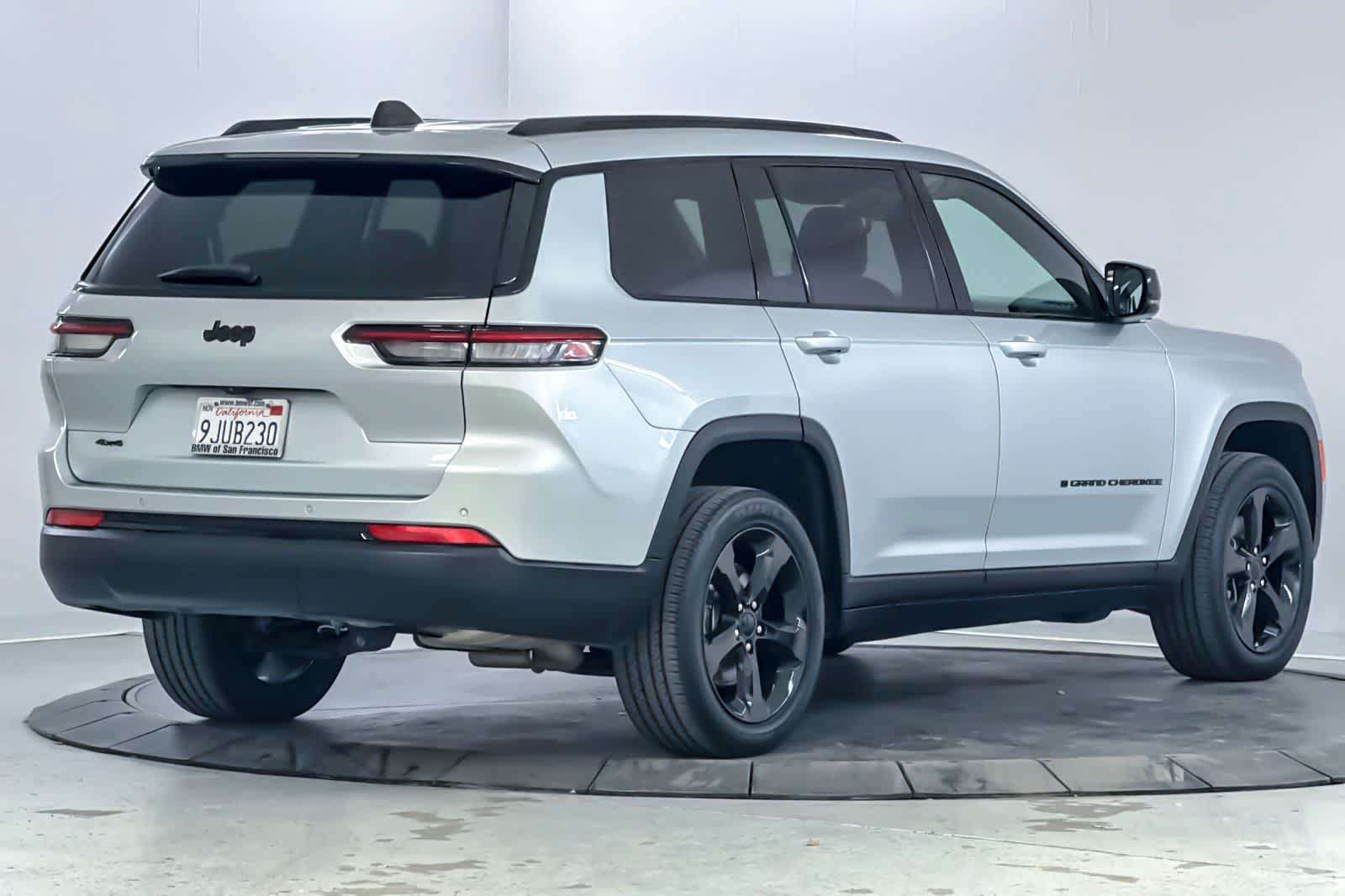 Thumbnail: 2023 Jeep Grand Cherokee L - 2