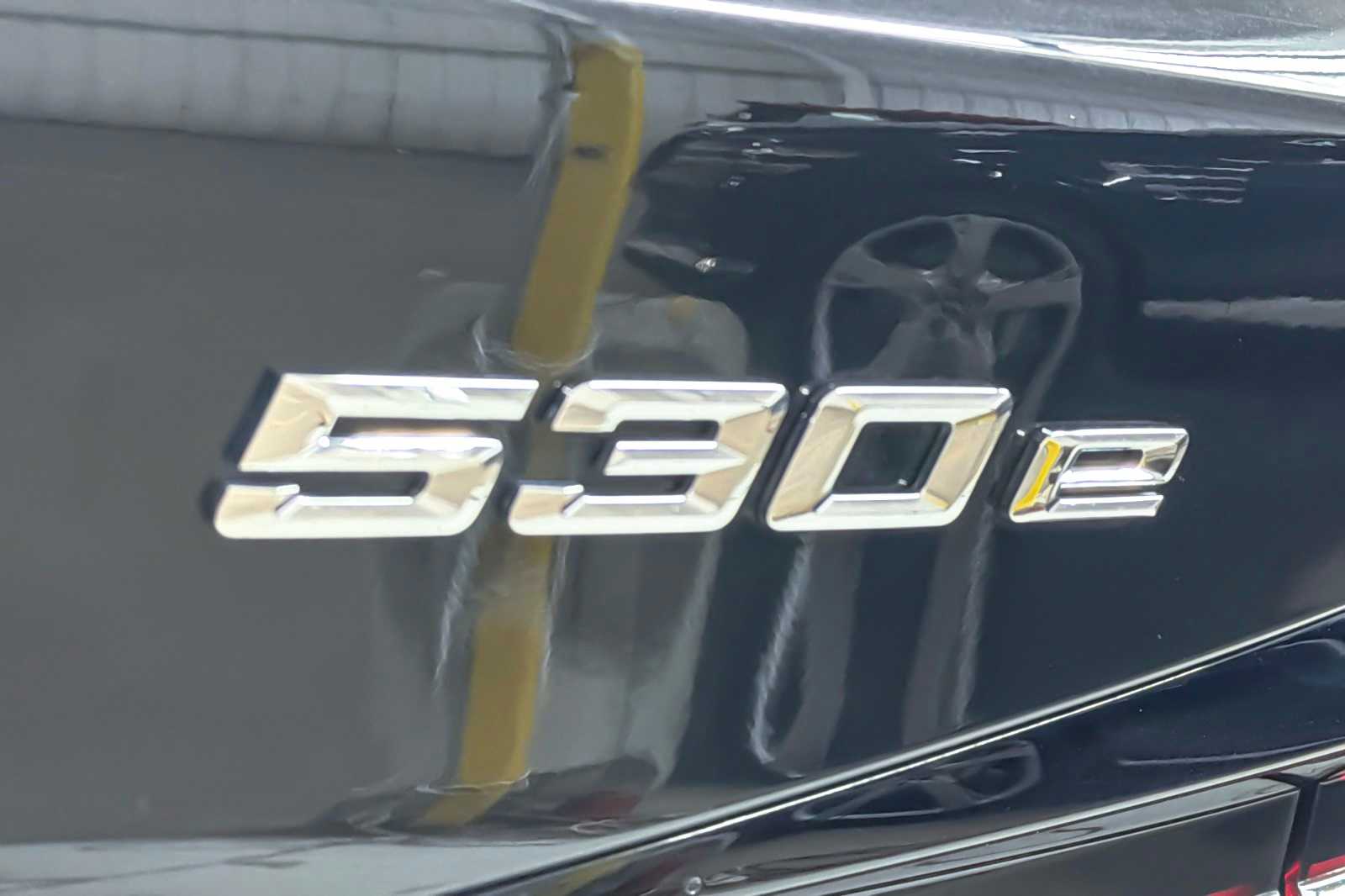 Thumbnail: 2023 BMW 5 Series - 27