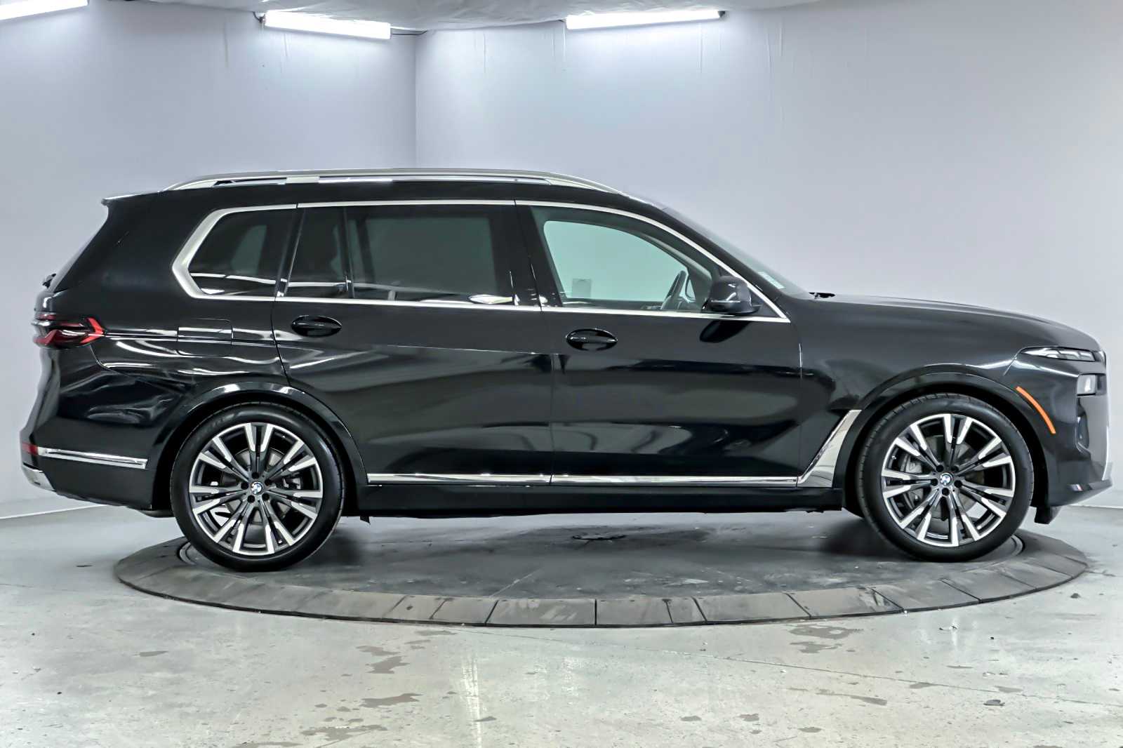 Thumbnail: 2024 BMW X7 - 8