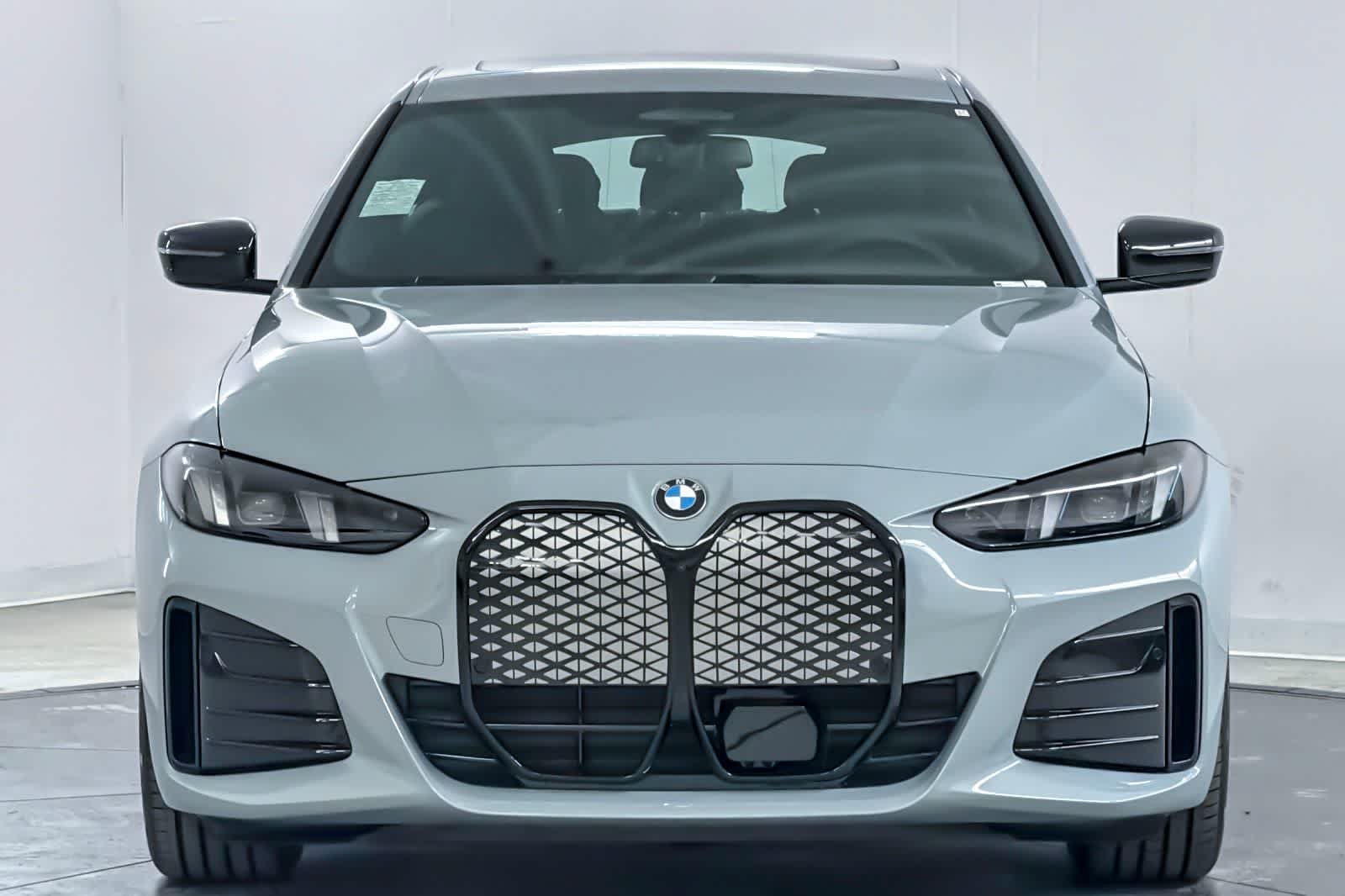 Thumbnail: 2026 BMW i4 - 10