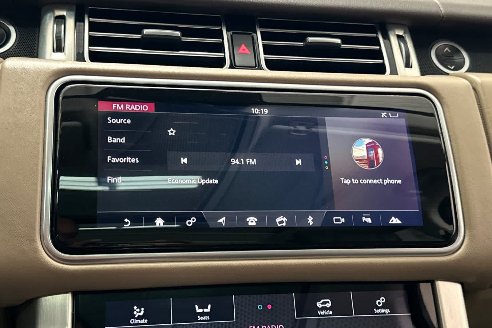 Thumbnail: 2020 Land Rover Range Rover - 18