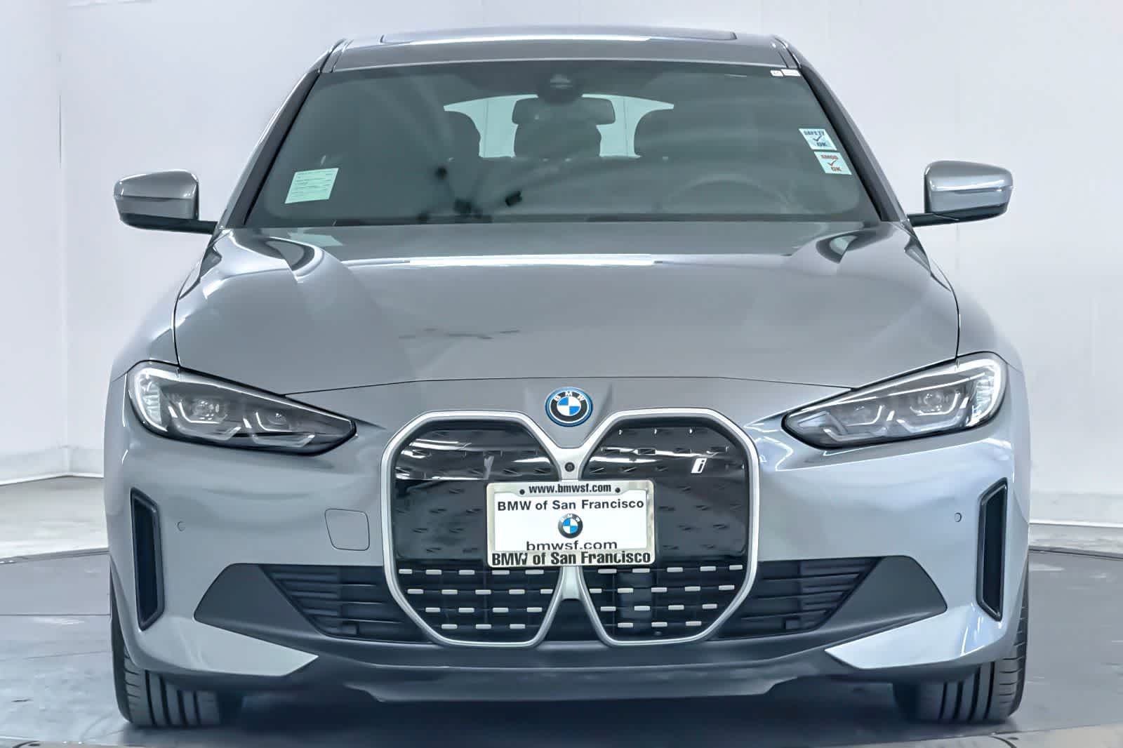Thumbnail: 2023 BMW i4 - 10