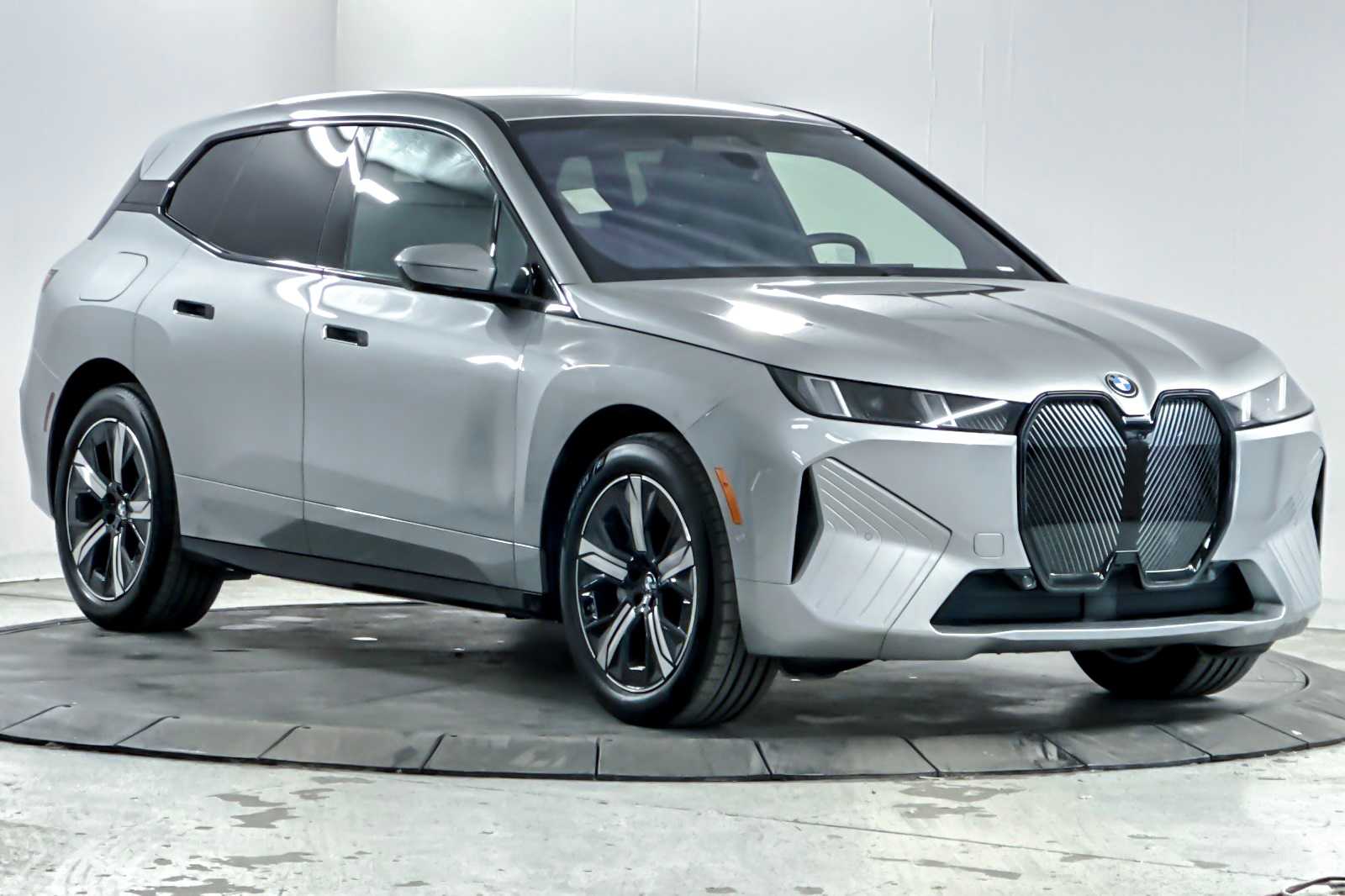 Thumbnail: 2026 BMW iX - 9