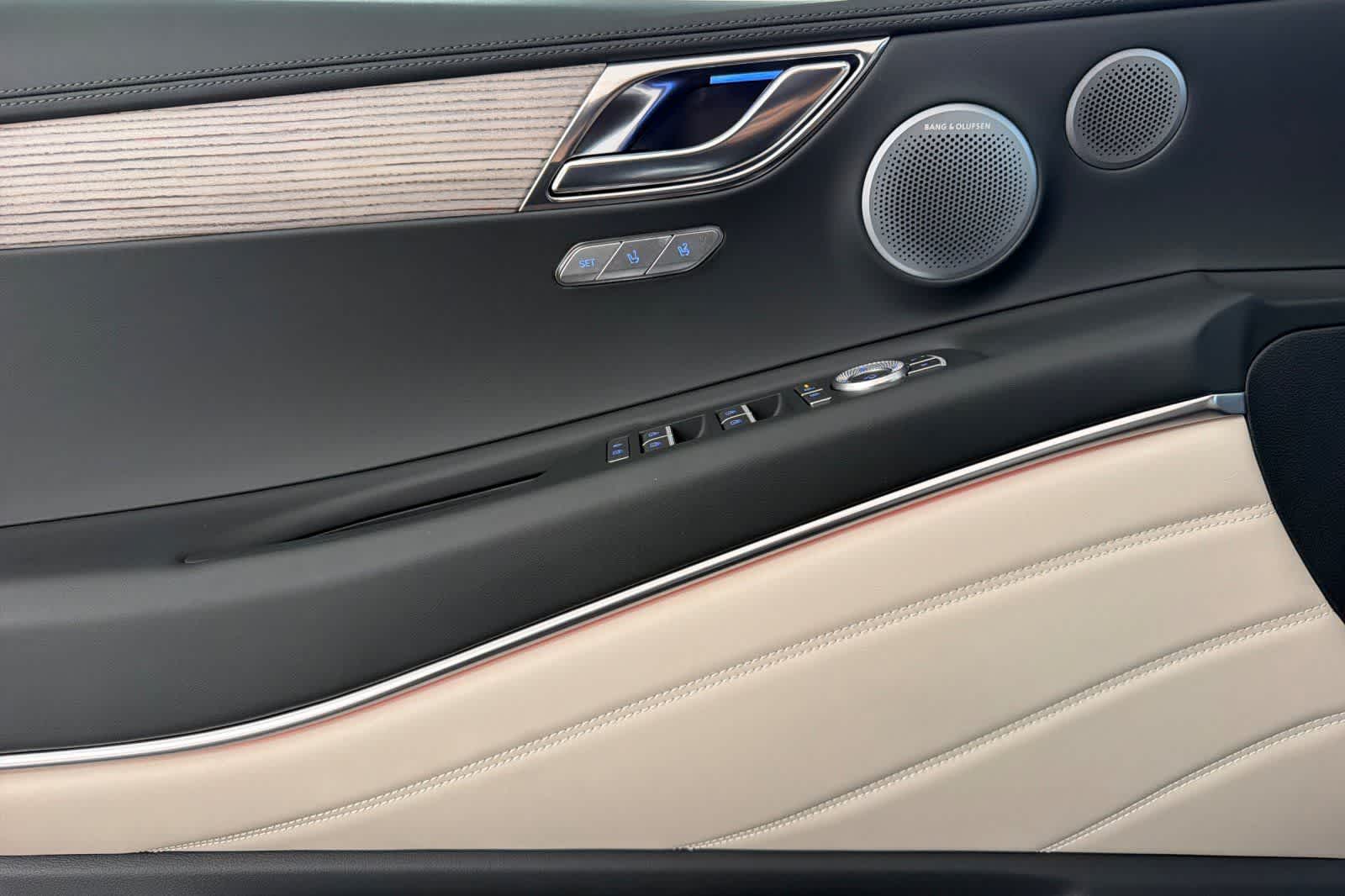 Thumbnail: 2025 Genesis GV80 - 11