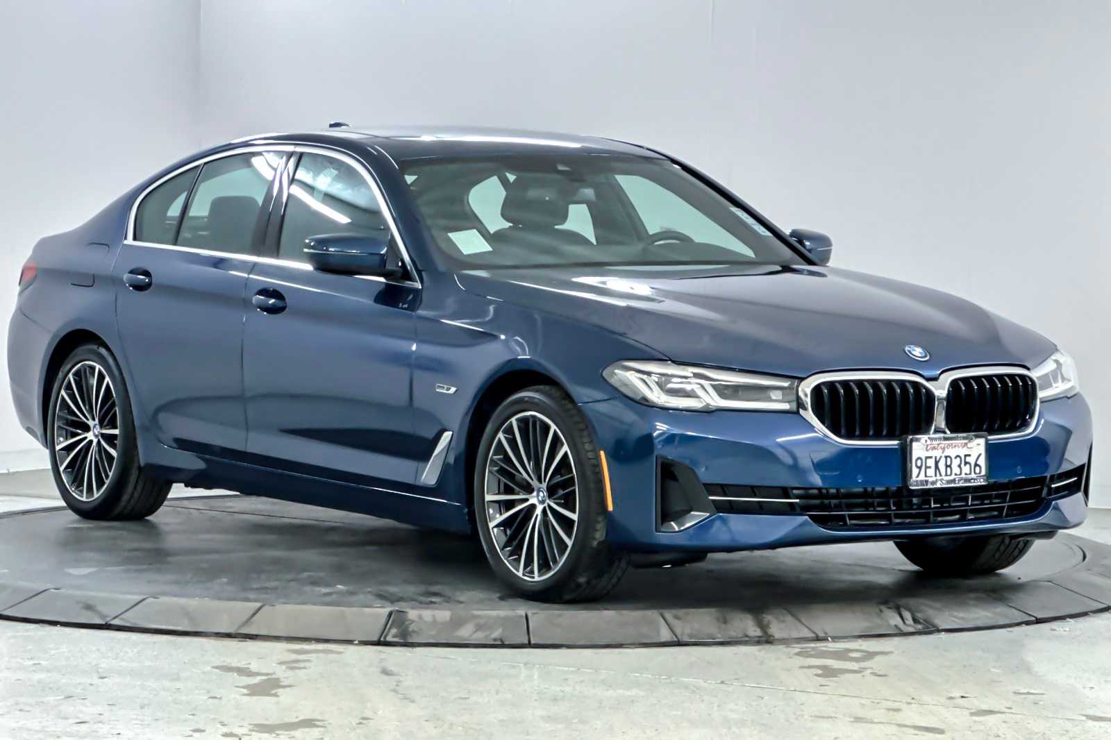 Thumbnail: 2023 BMW 5 Series - 9