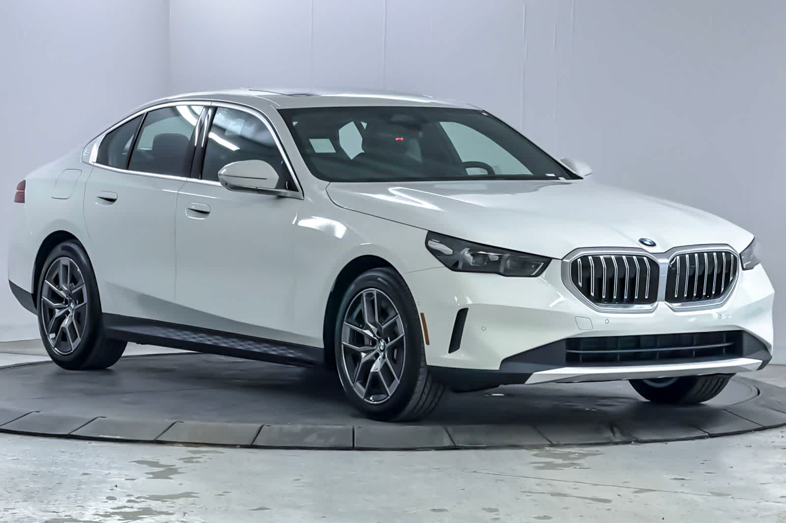 Thumbnail: 2026 BMW 5 Series - 9