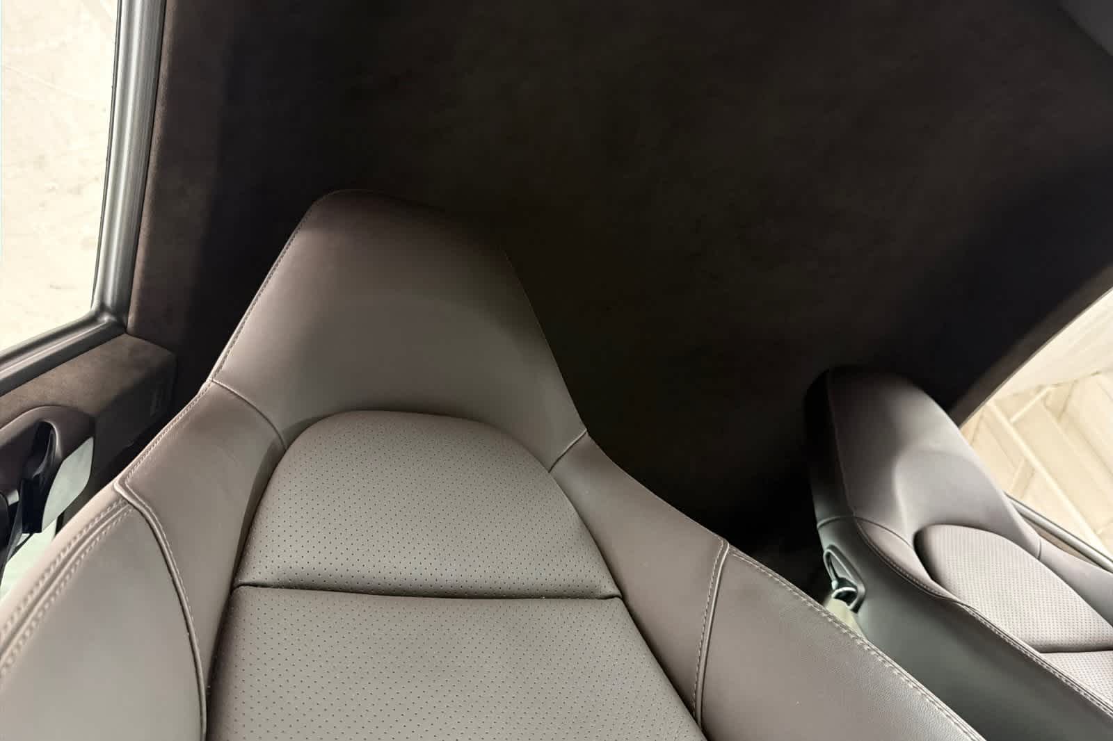 Thumbnail: 2018 Porsche 911 - 16