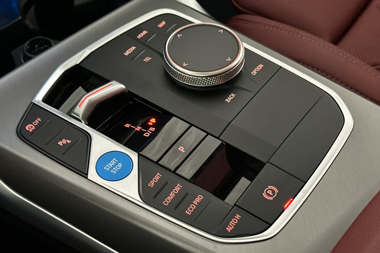 Thumbnail: 2025 BMW i4 - 21