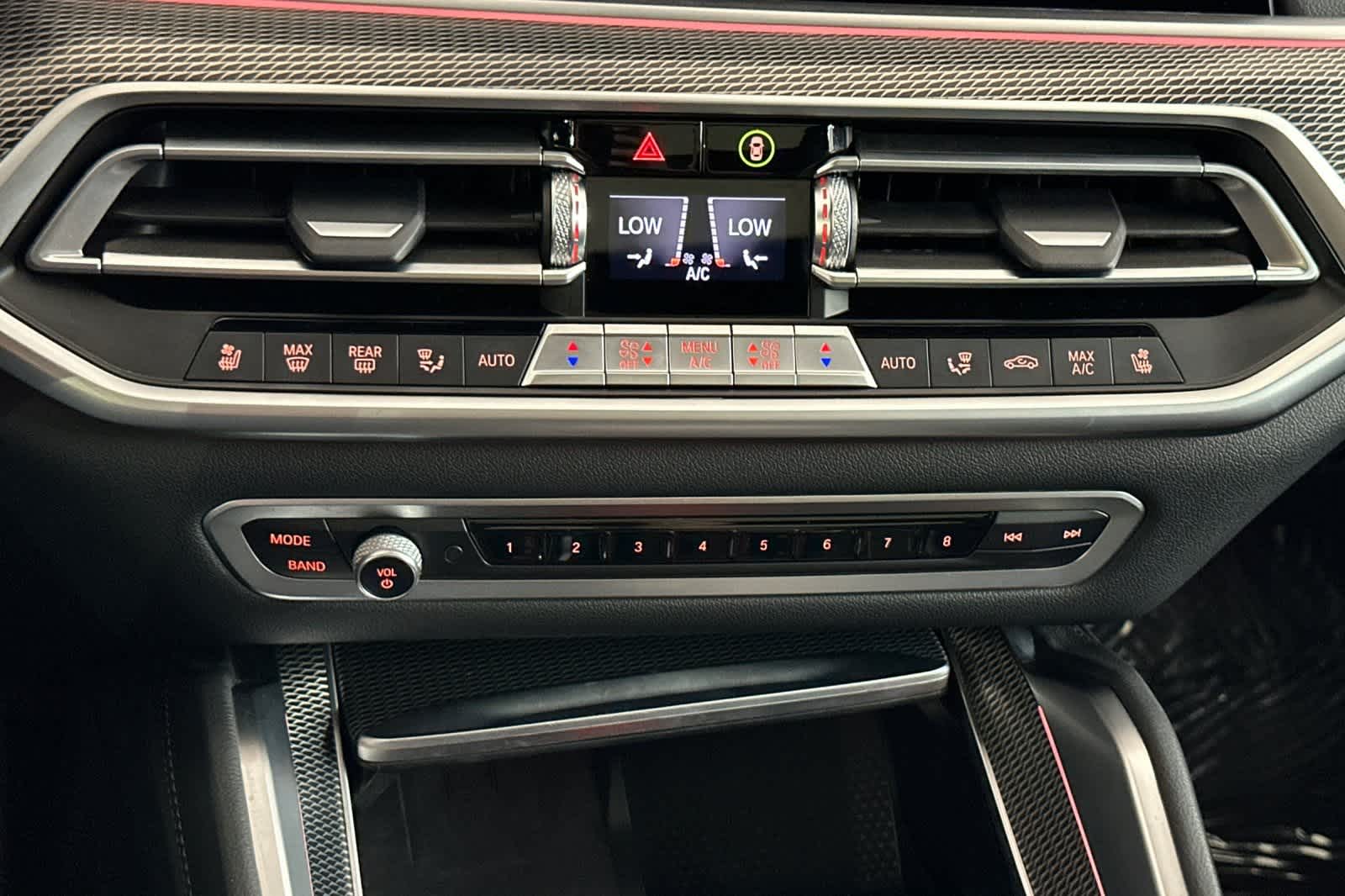 Thumbnail: 2022 BMW X6 - 21