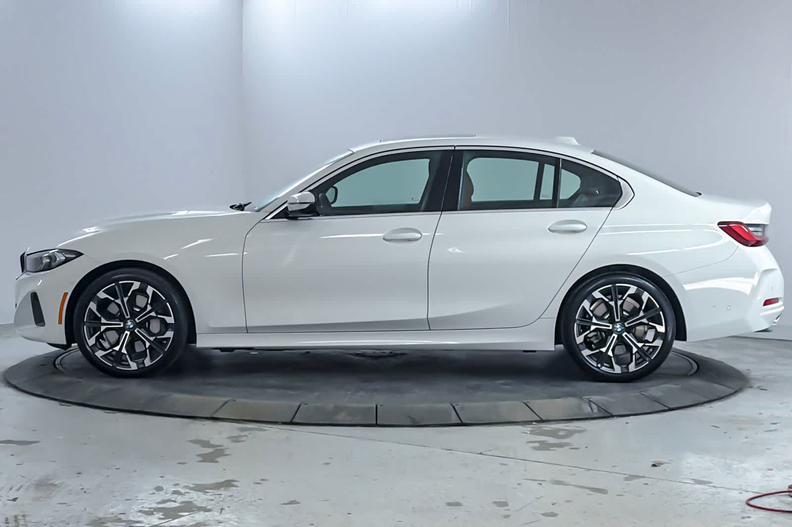 Thumbnail: 2025 BMW 3 Series - 5