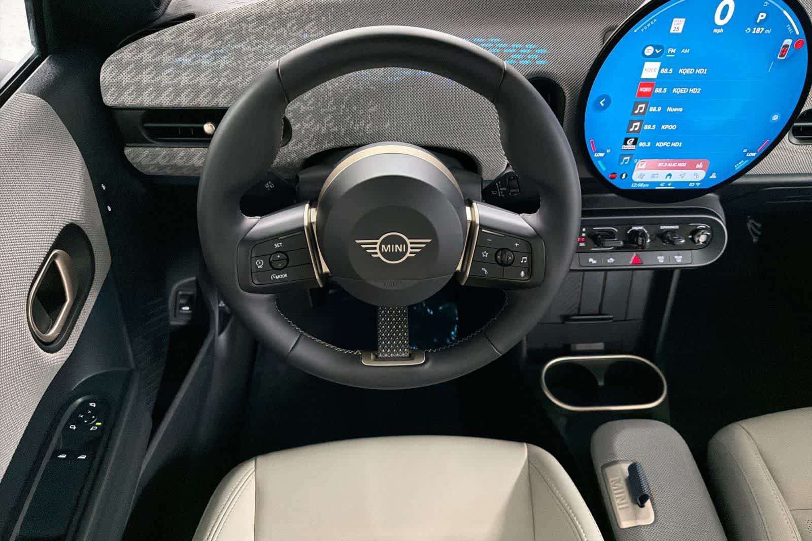 Thumbnail: 2025 MINI Cooper Hardtop - 14