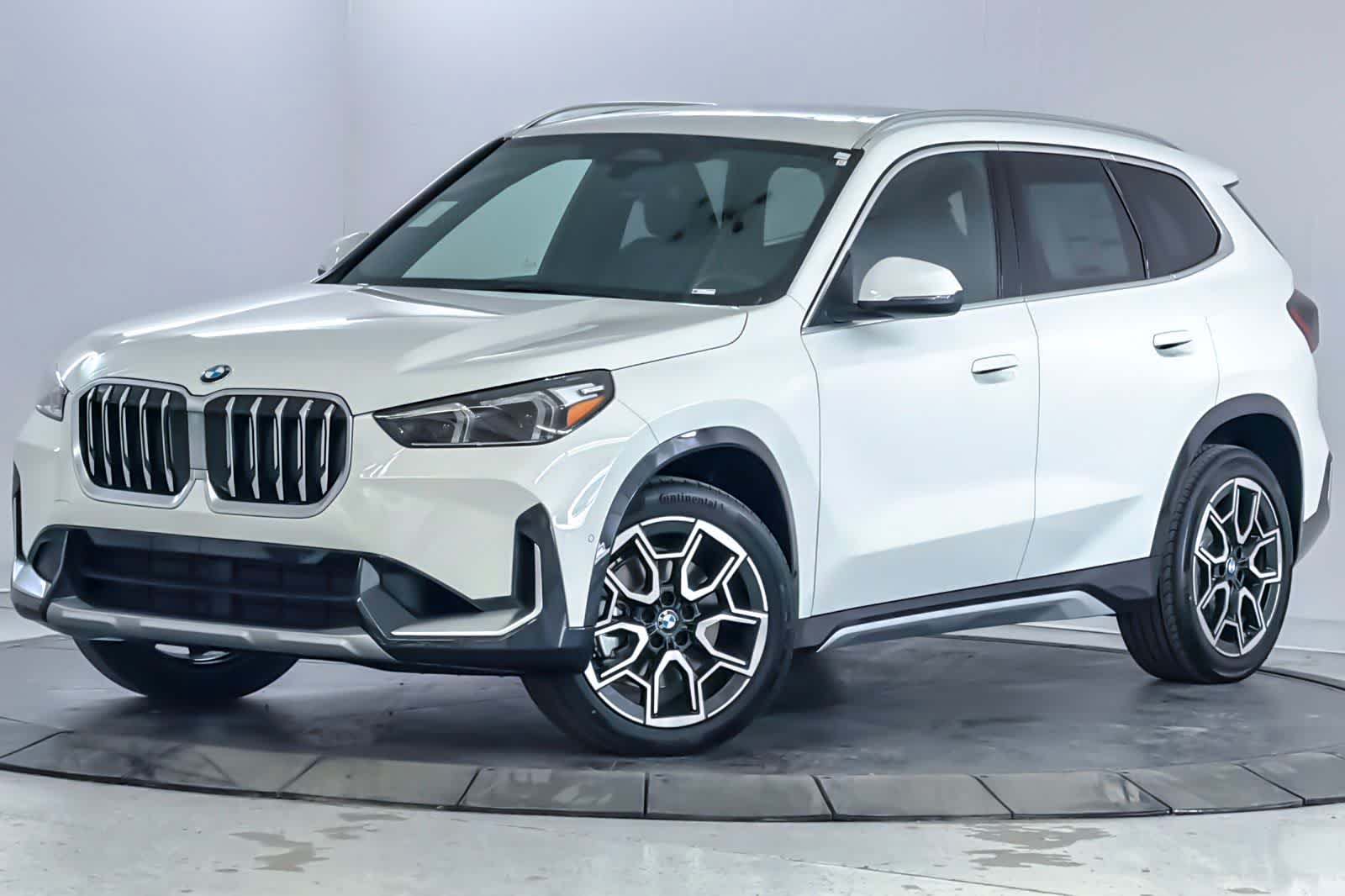 Thumbnail: 2026 BMW X1 - 1