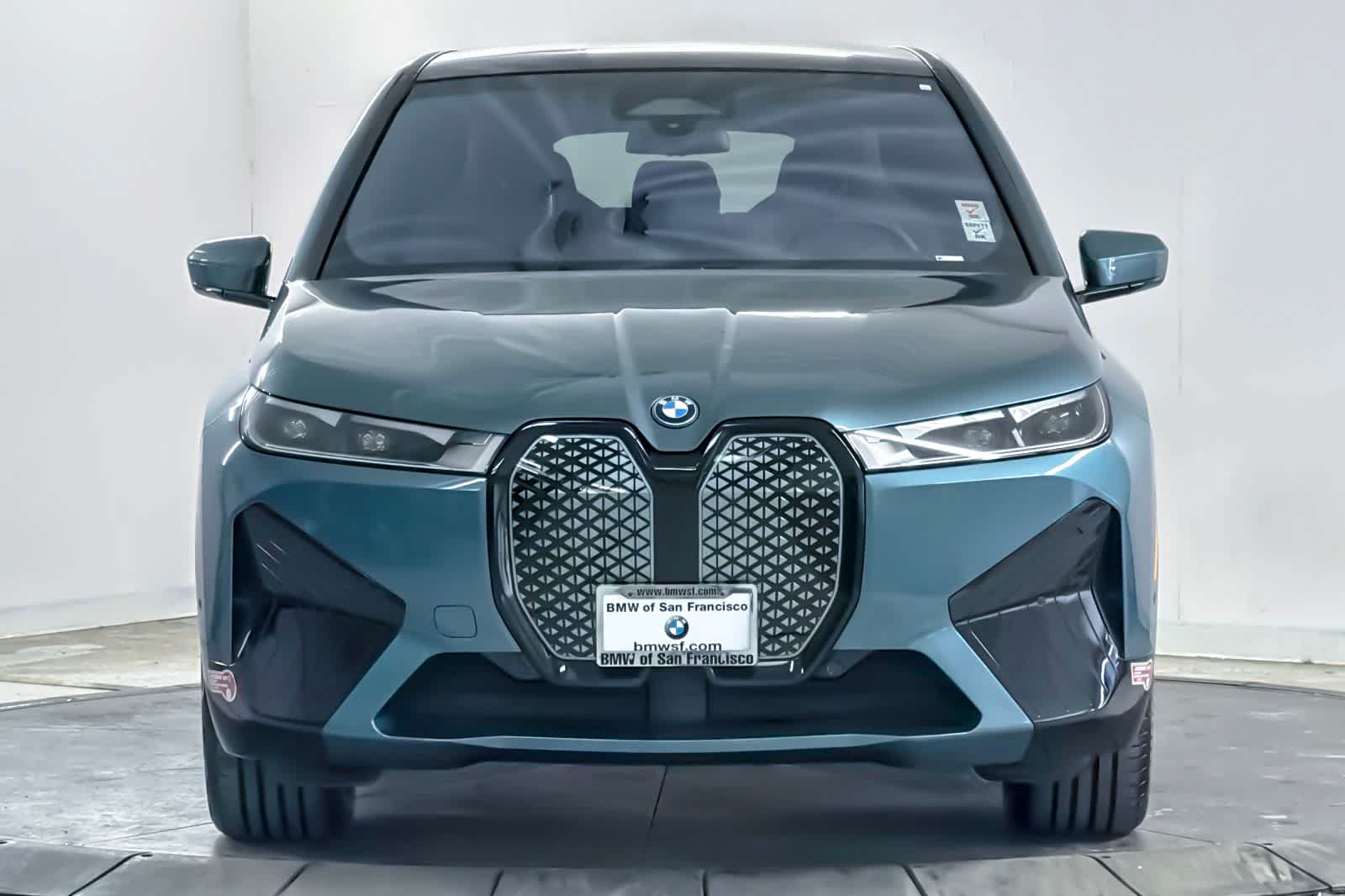 Thumbnail: 2023 BMW iX - 10