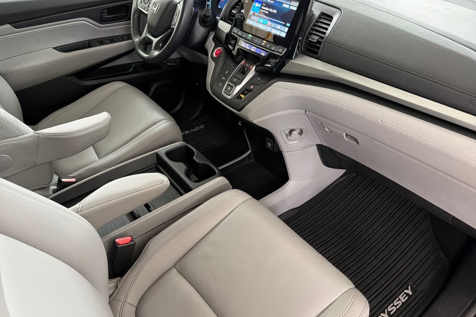 Thumbnail: 2023 Honda Odyssey - 16