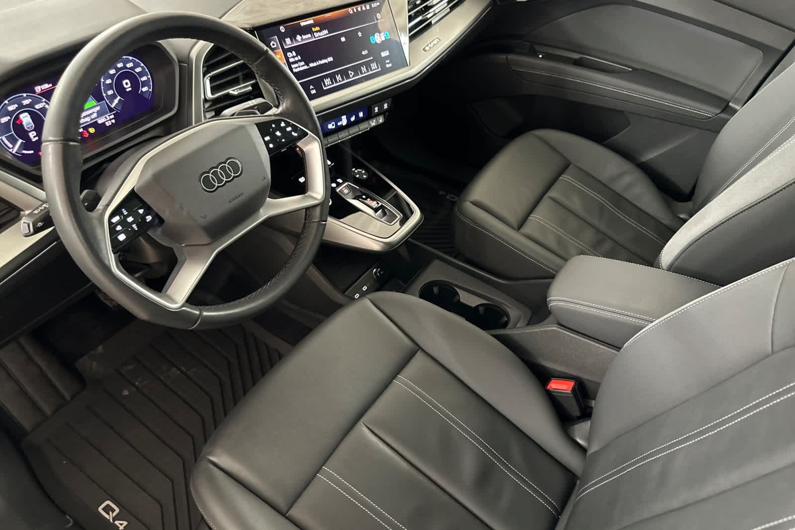 Thumbnail: 2024 Audi Q4 e-tron - 11