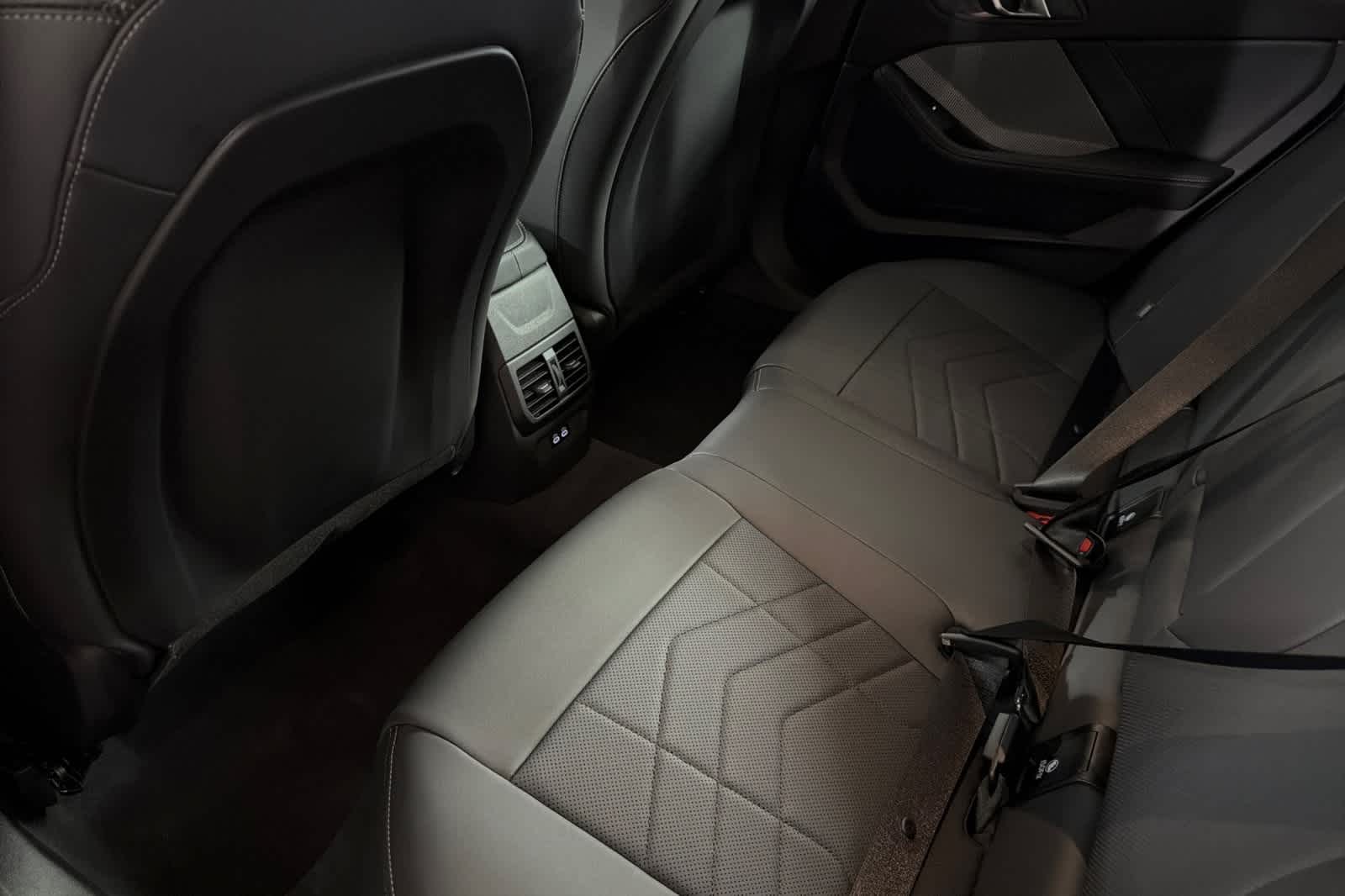 Thumbnail: 2025 BMW 2 Series - 4