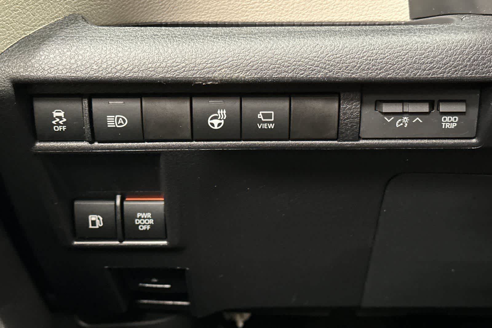 Thumbnail: 2024 Toyota Sienna - 28