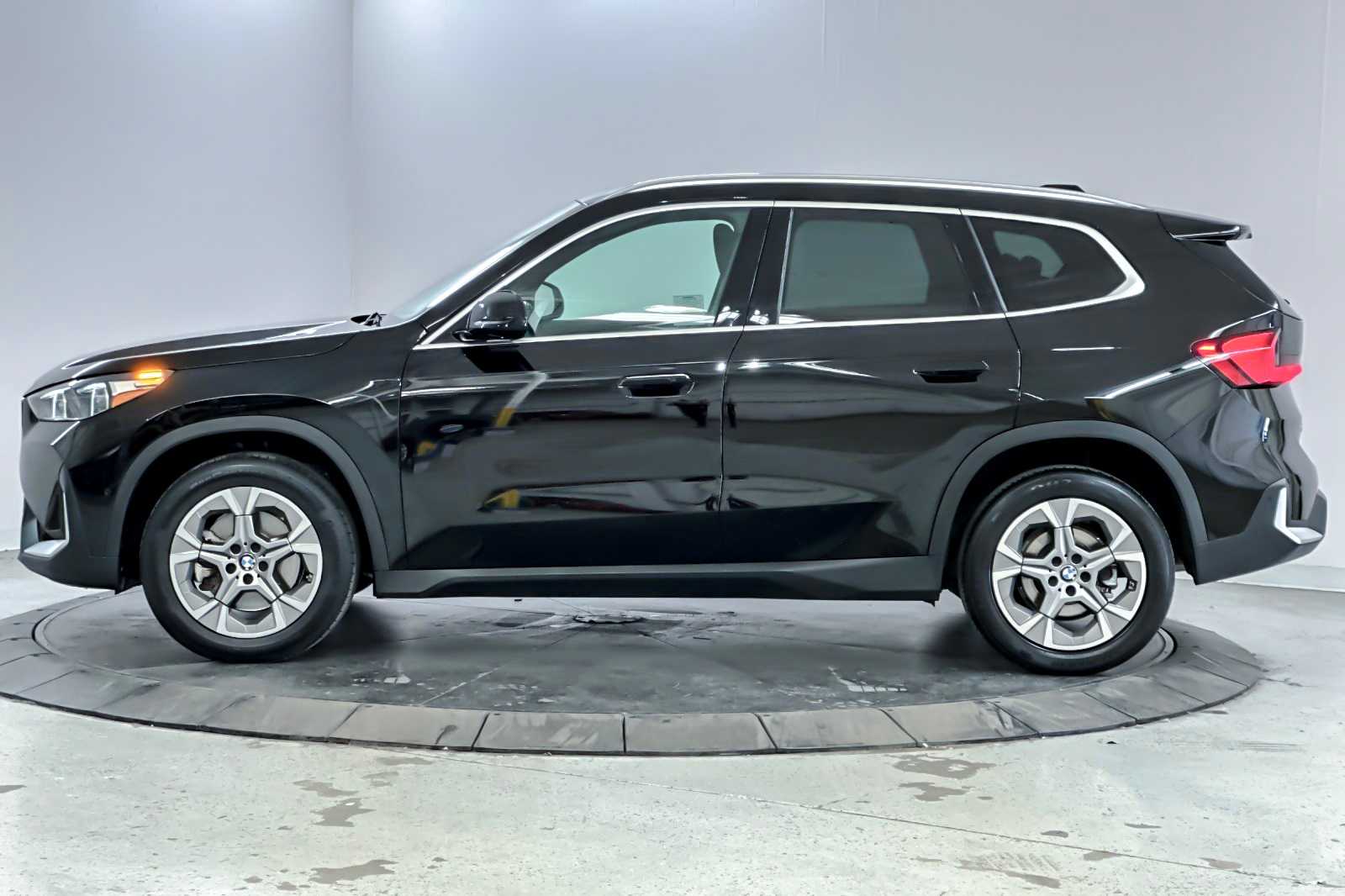 Thumbnail: 2023 BMW X1 - 5