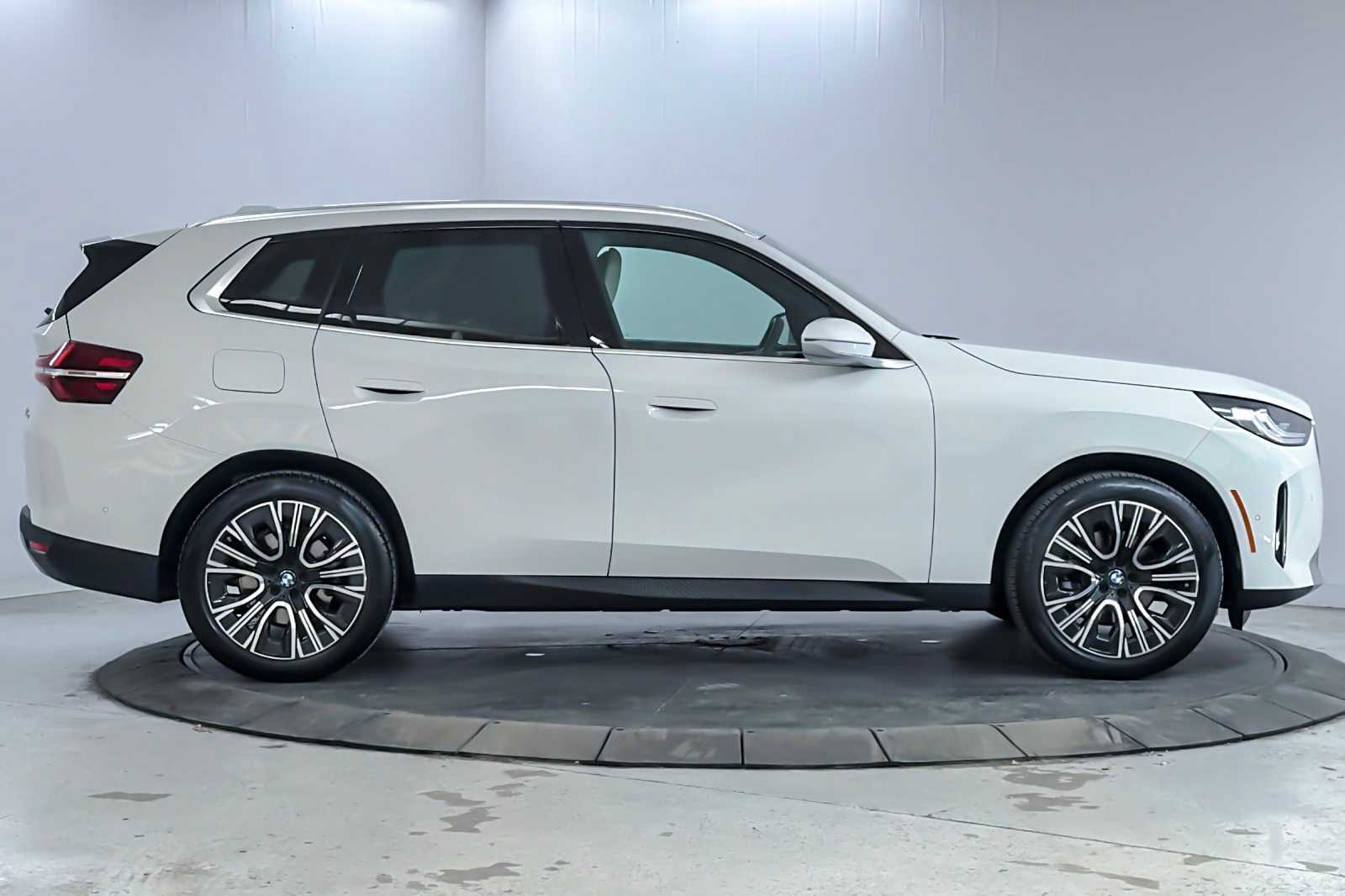 Thumbnail: 2025 BMW X3 - 8