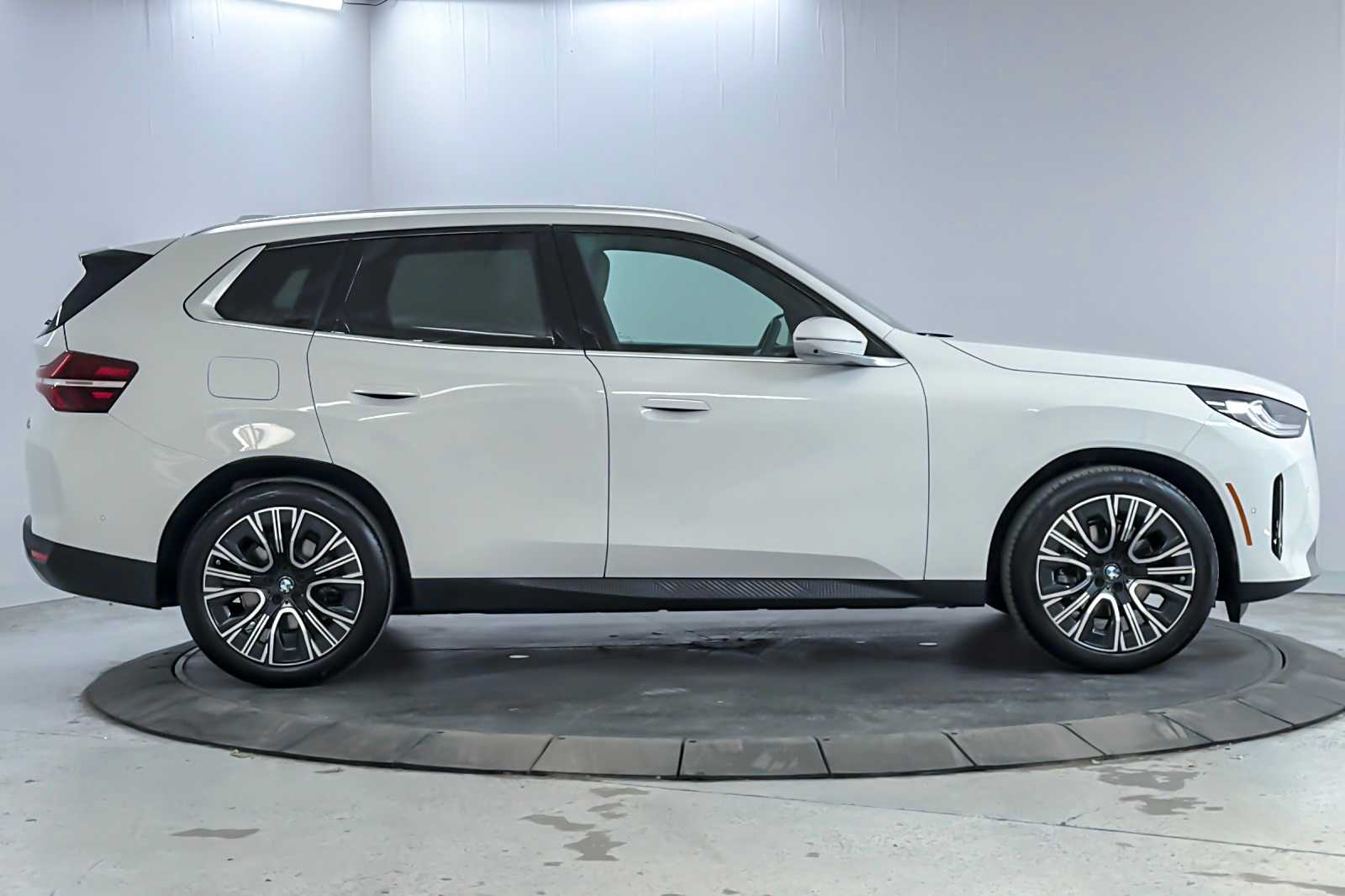 Thumbnail: 2025 BMW X3 - 8