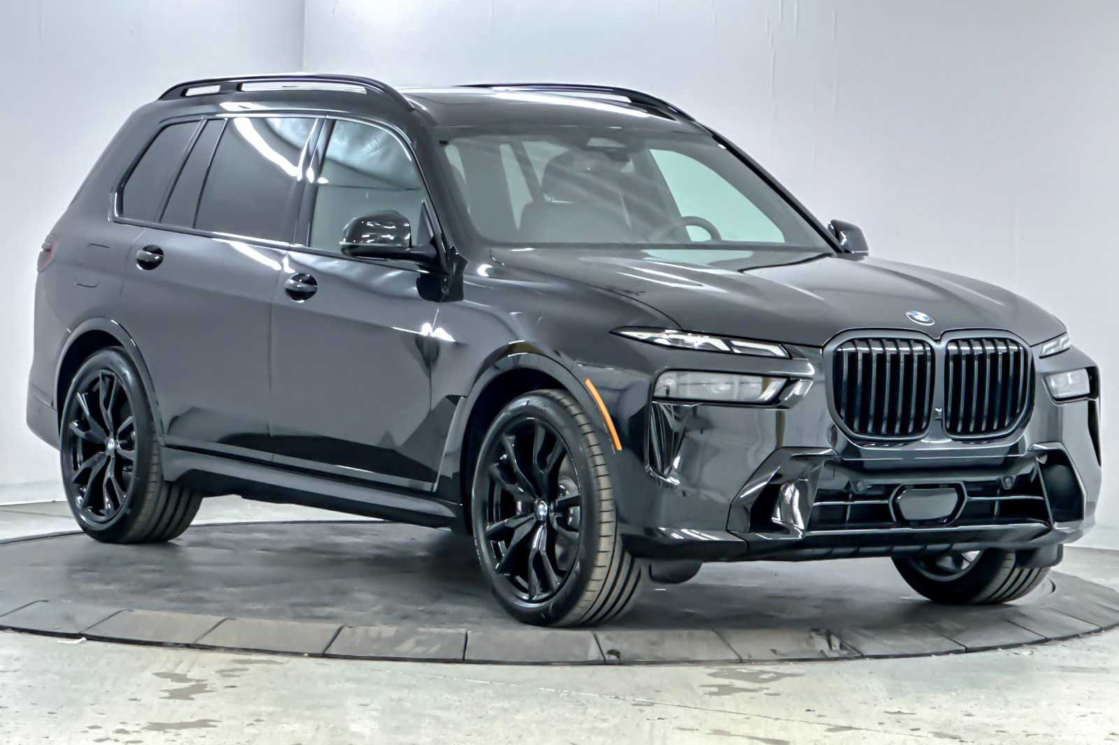 Thumbnail: 2026 BMW X7 - 9