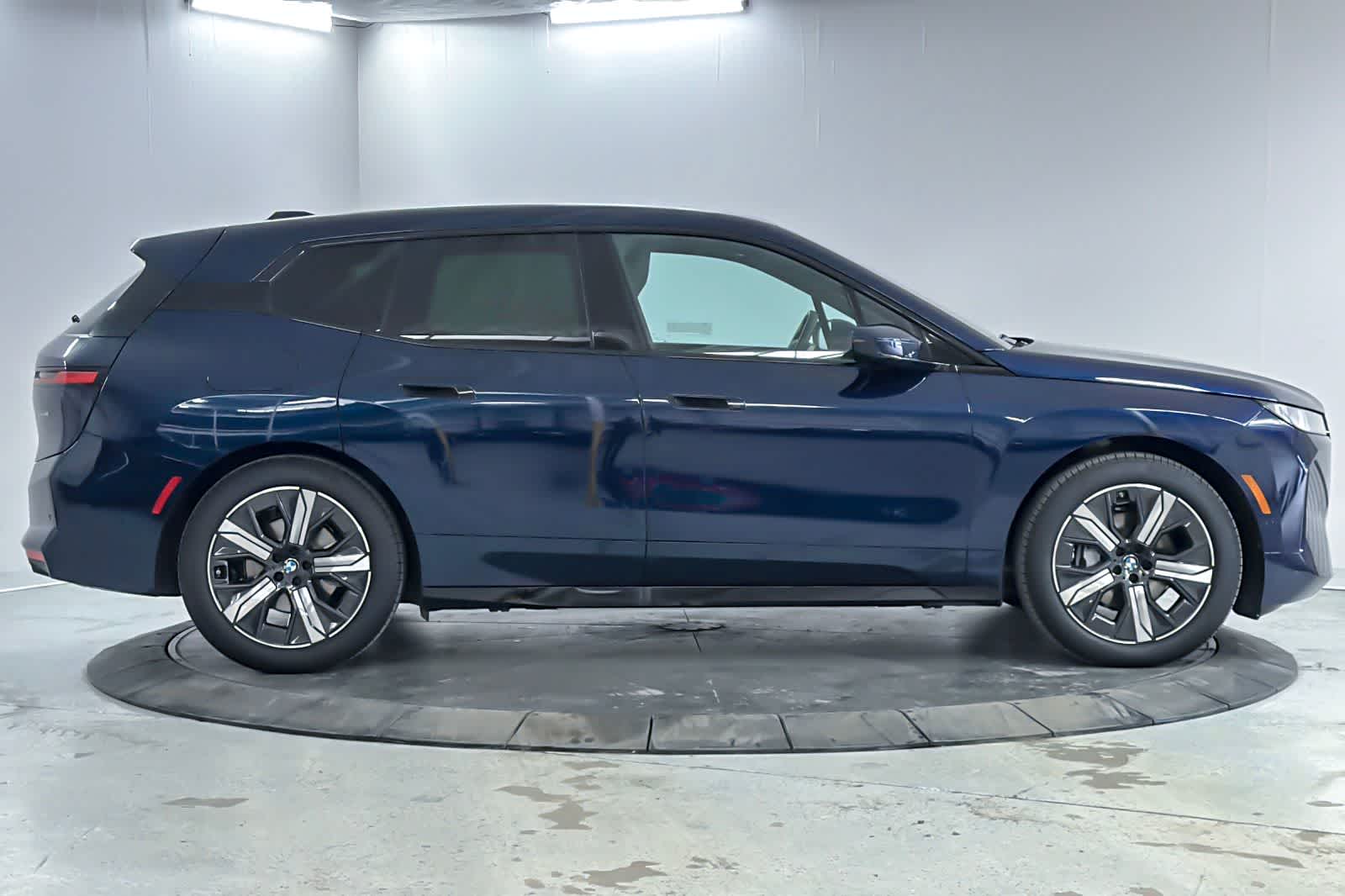 Thumbnail: 2026 BMW iX - 8