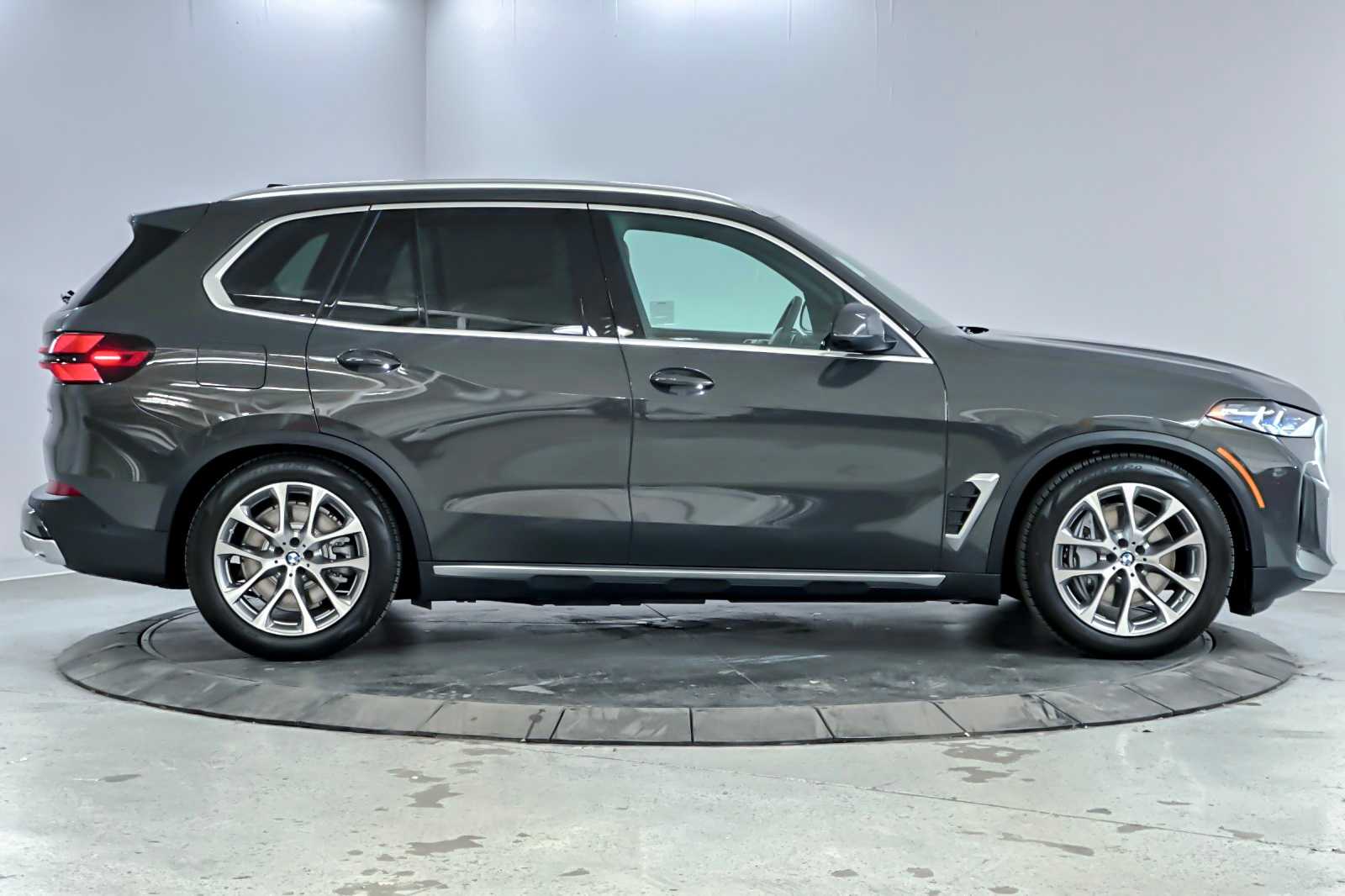 Thumbnail: 2026 BMW X5 - 8