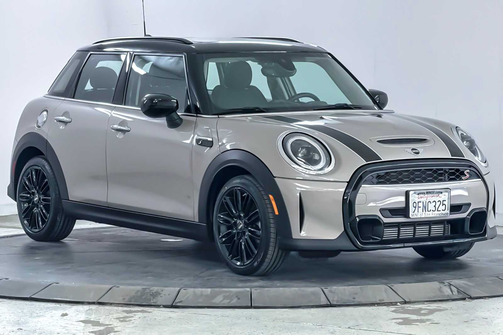 Thumbnail: 2023 MINI Cooper Hardtop - 9