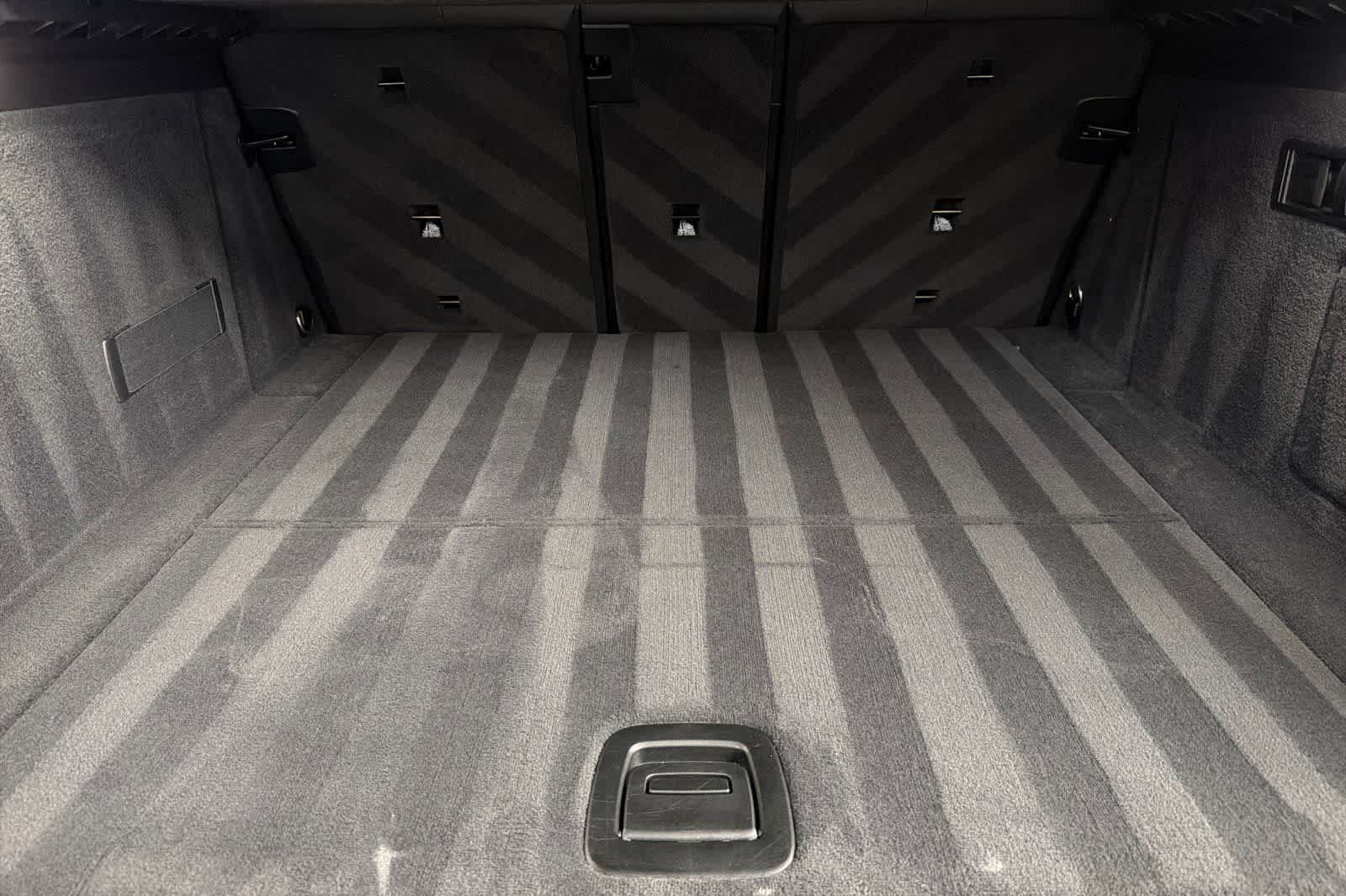 Thumbnail: 2023 BMW iX - 15