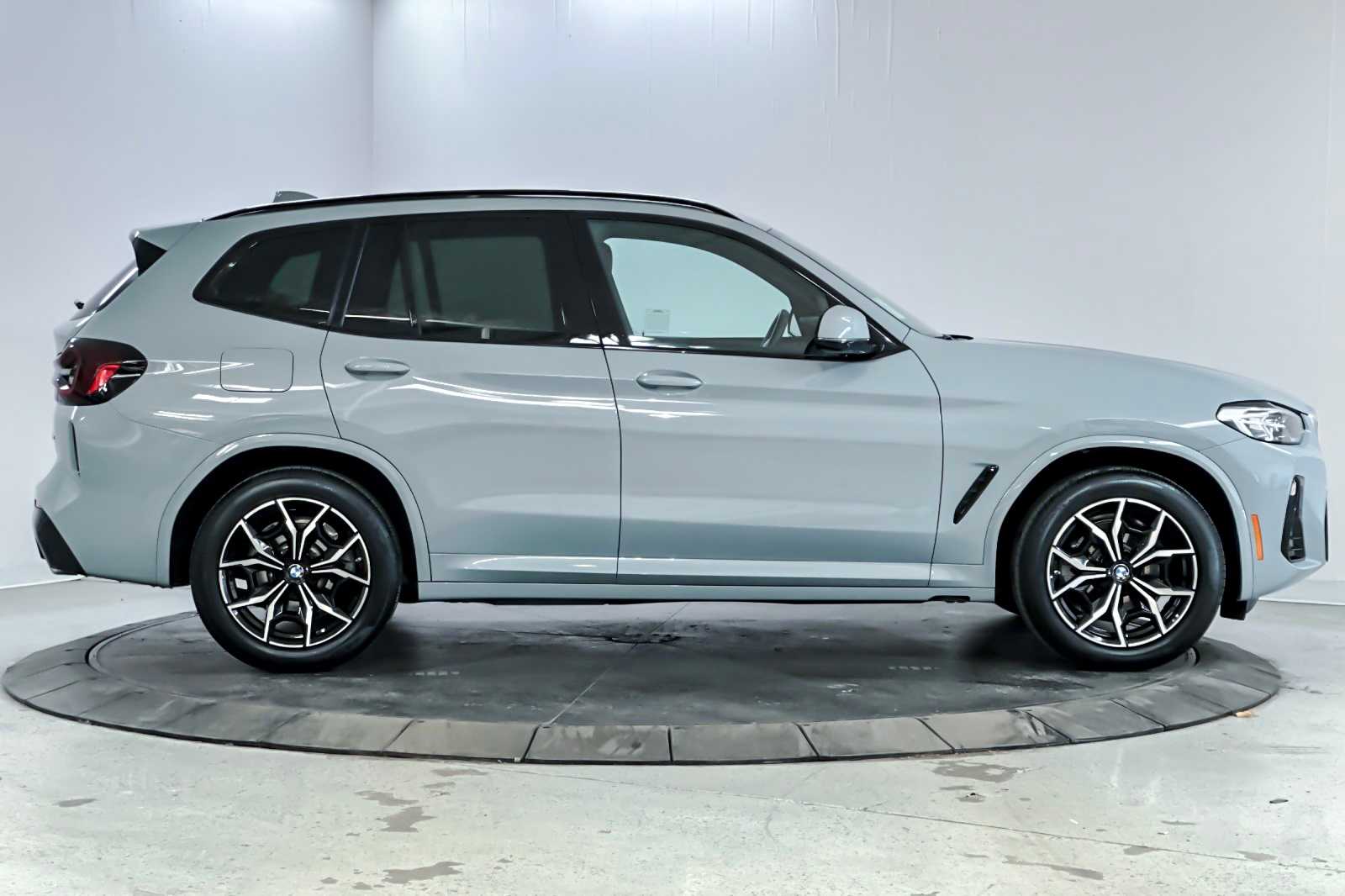 Thumbnail: 2023 BMW X3 - 8