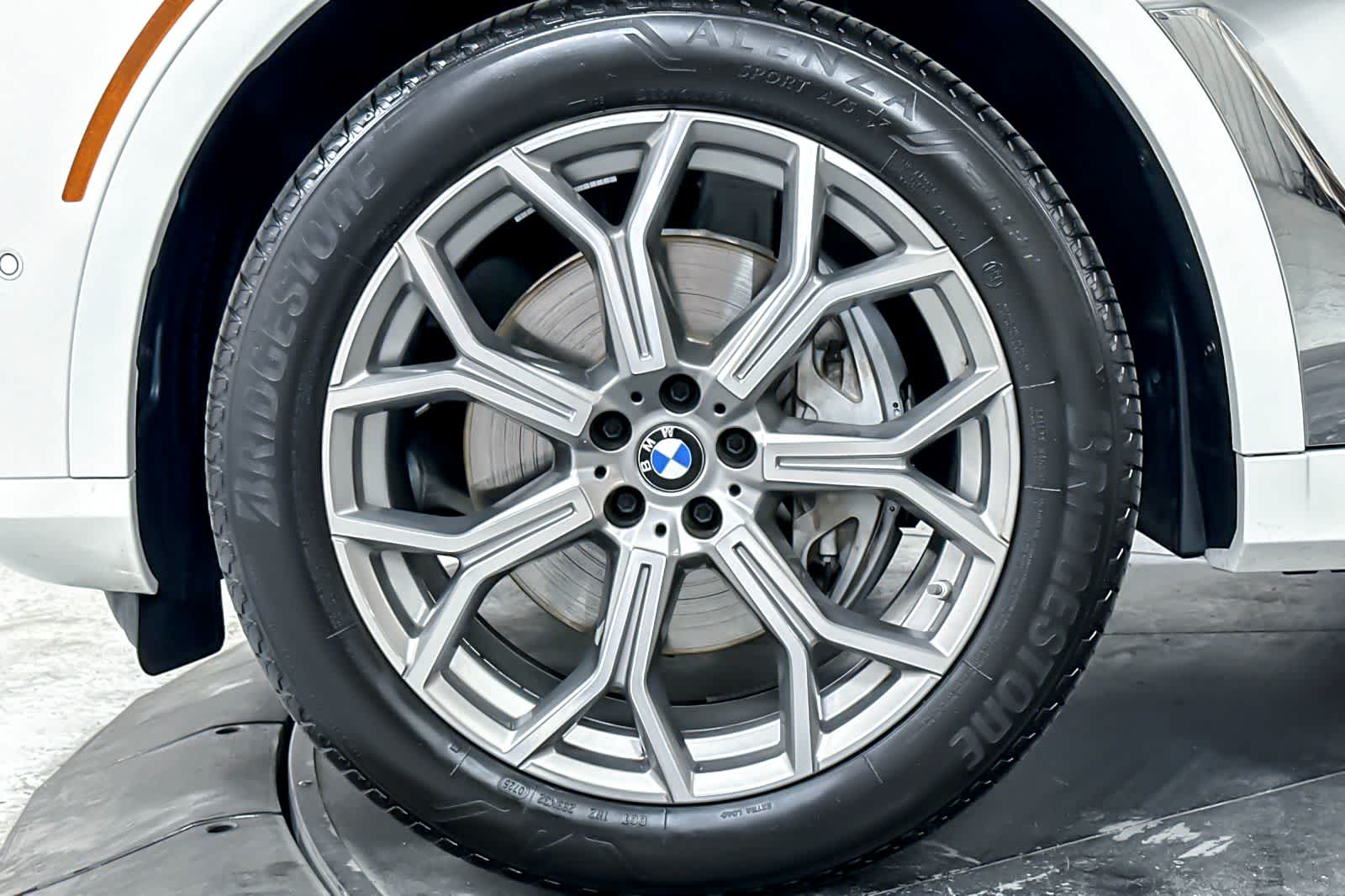 Thumbnail: 2026 BMW X7 - 27