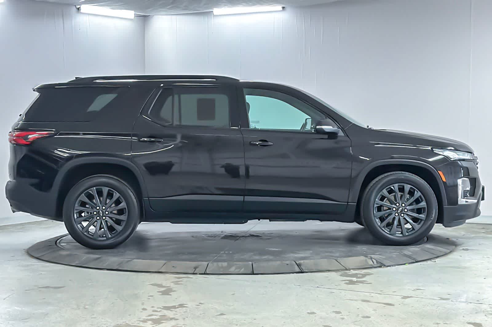 Thumbnail: 2023 Chevrolet Traverse - 8