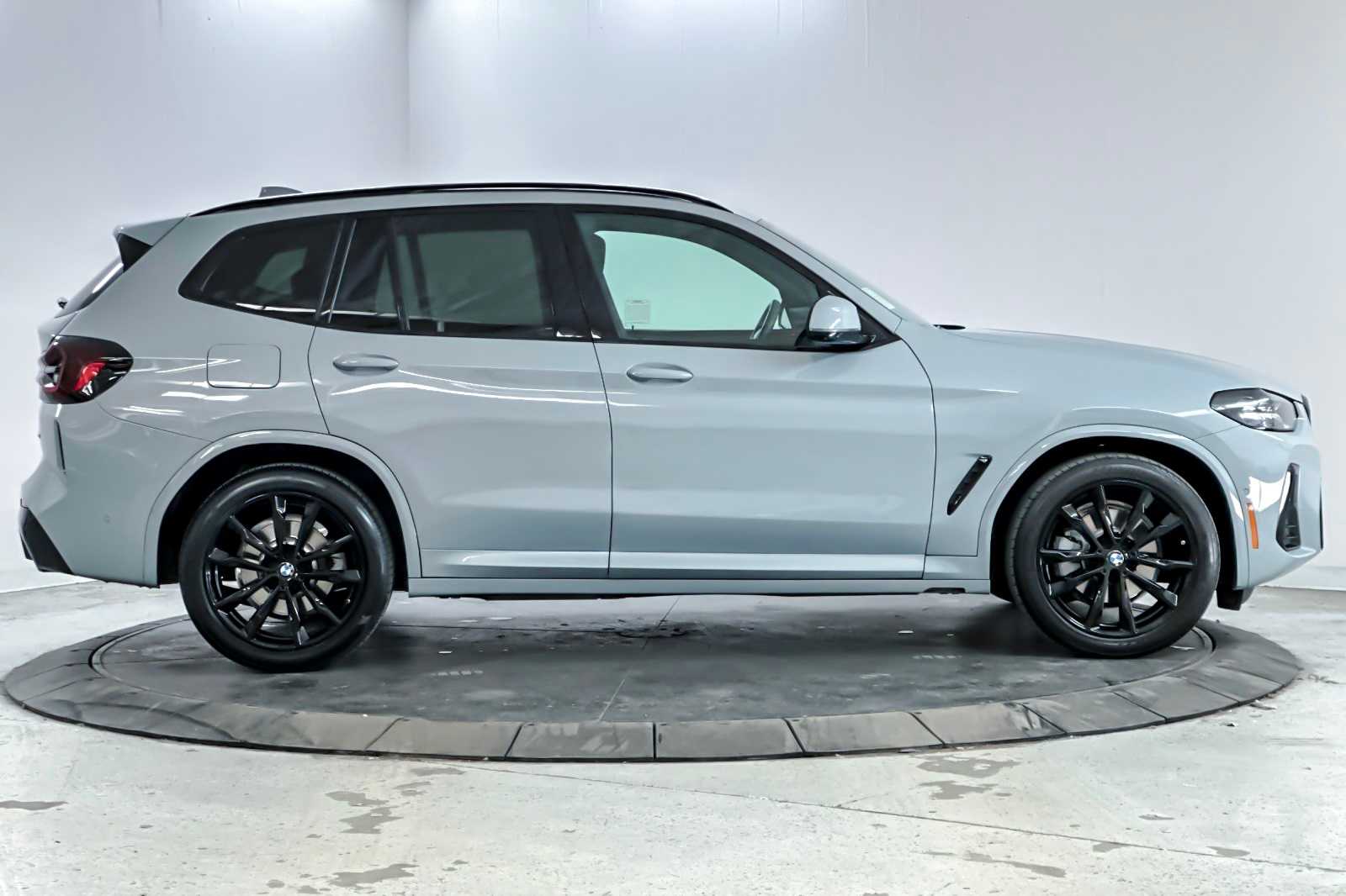 Thumbnail: 2023 BMW X3 - 8