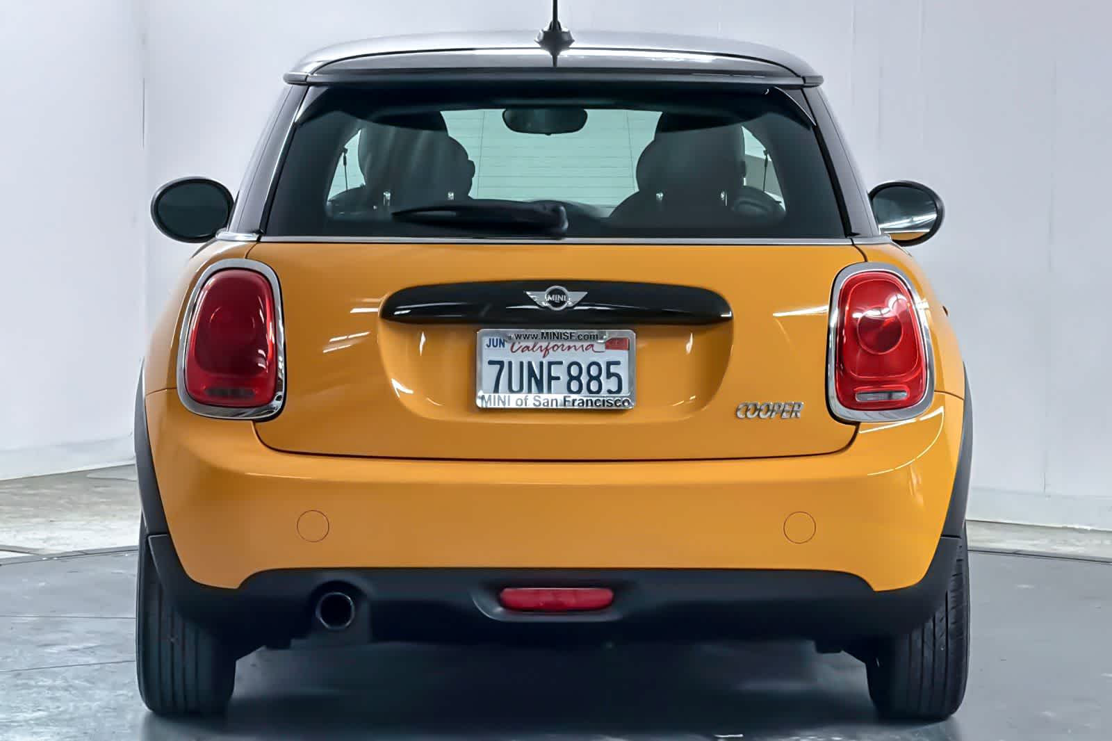 Thumbnail: 2016 MINI Cooper Hardtop - 7