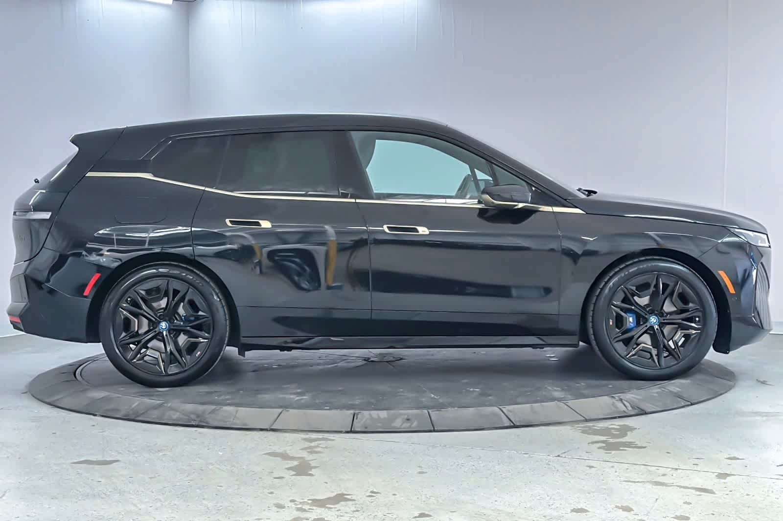 Thumbnail: 2024 BMW iX - 8