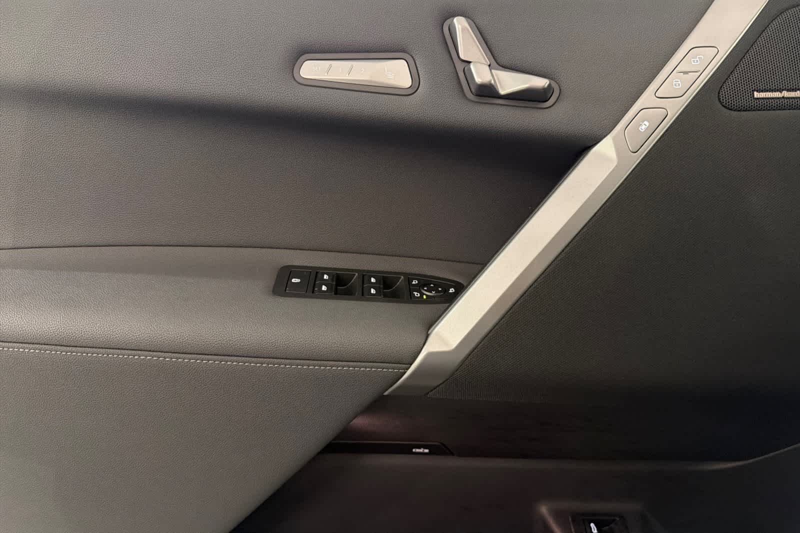 Thumbnail: 2026 BMW iX - 12