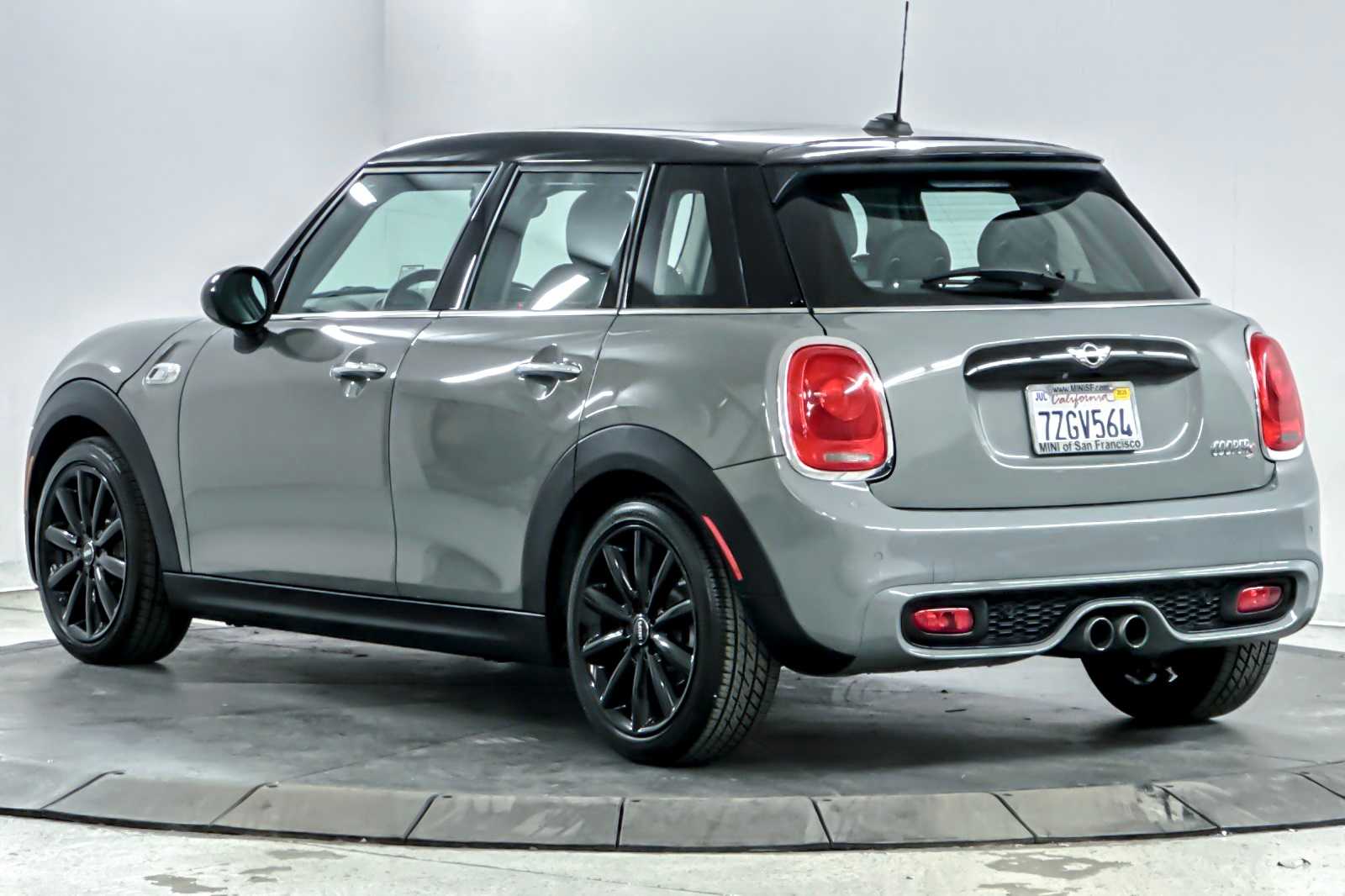 Thumbnail: 2017 MINI Cooper Hardtop - 6