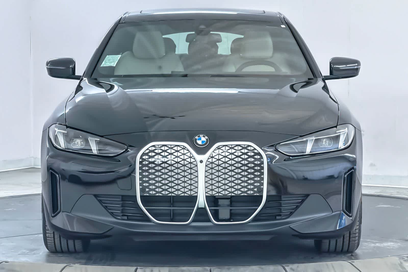 Thumbnail: 2026 BMW i4 - 10