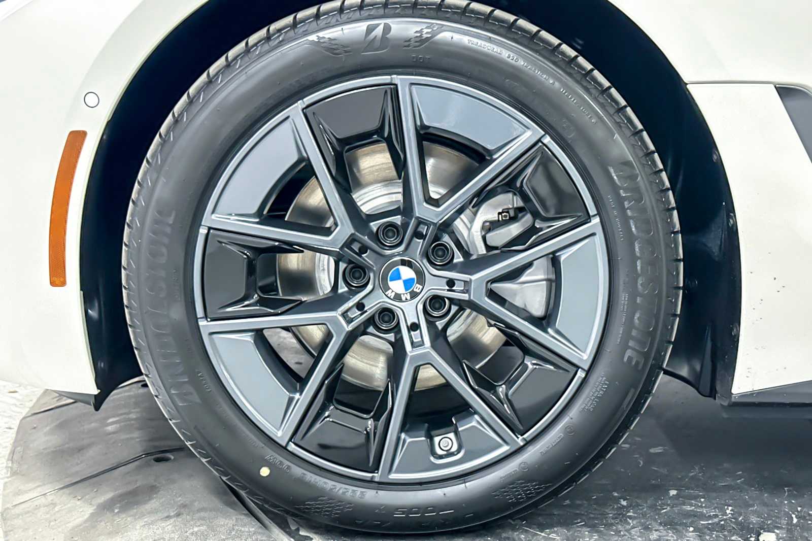 Thumbnail: 2025 BMW i4 - 24