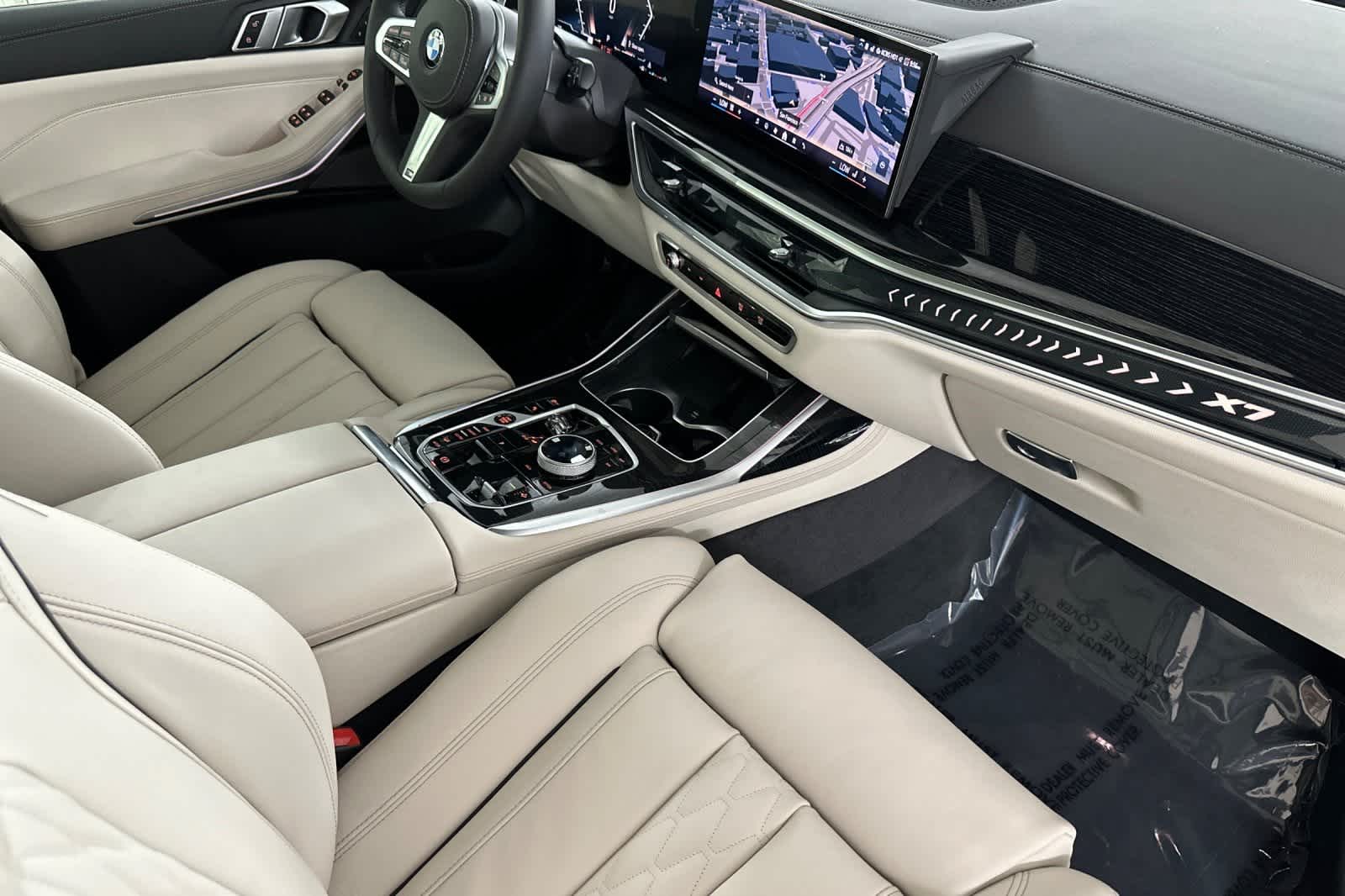 Thumbnail: 2026 BMW X7 - 16