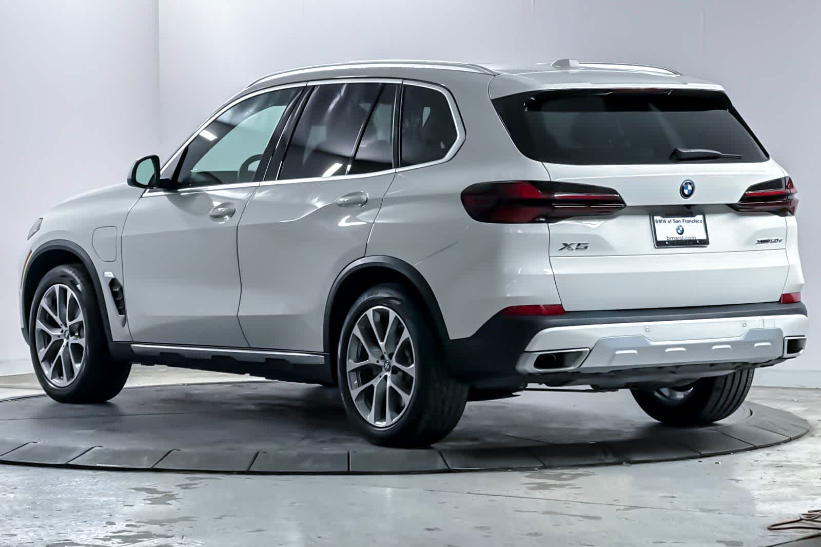 Thumbnail: 2024 BMW X5 - 6