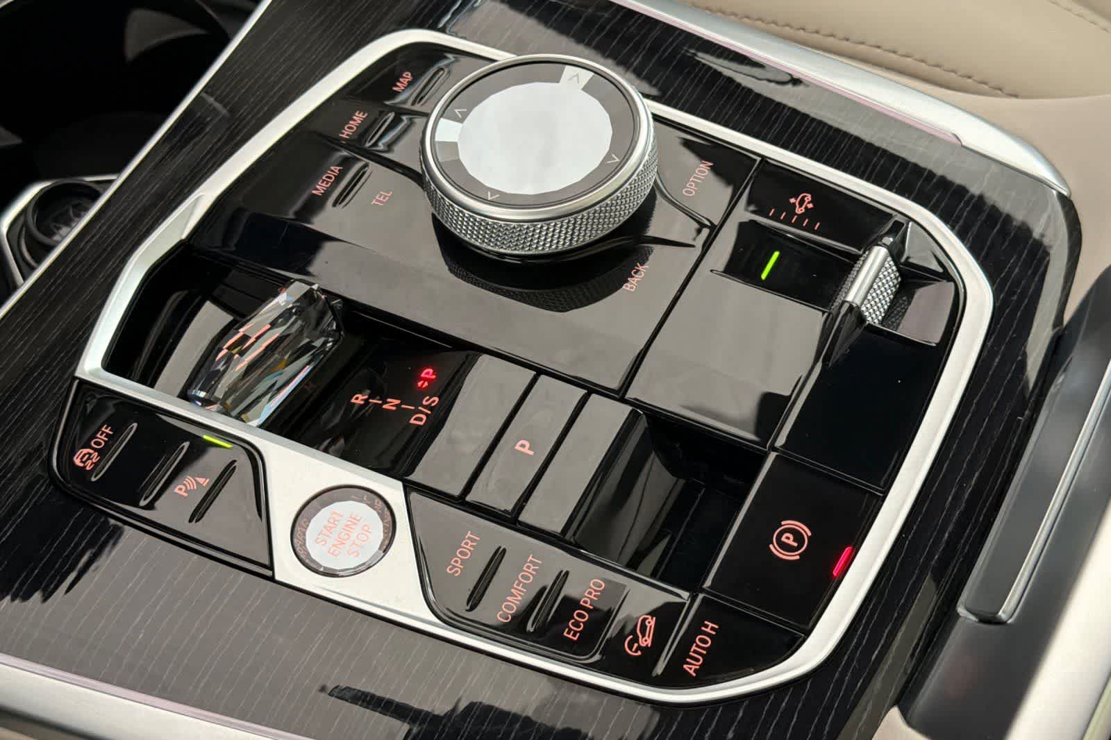 Thumbnail: 2026 BMW X7 - 22