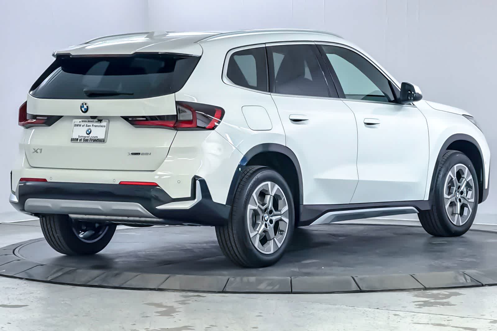 Thumbnail: 2026 BMW X1 - 2