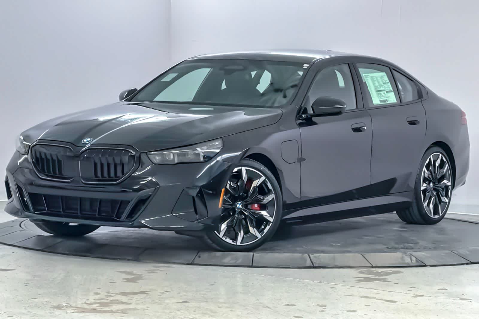 Thumbnail: 2027 BMW 5 Series - 1